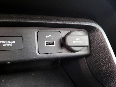 USB/AUX Ports