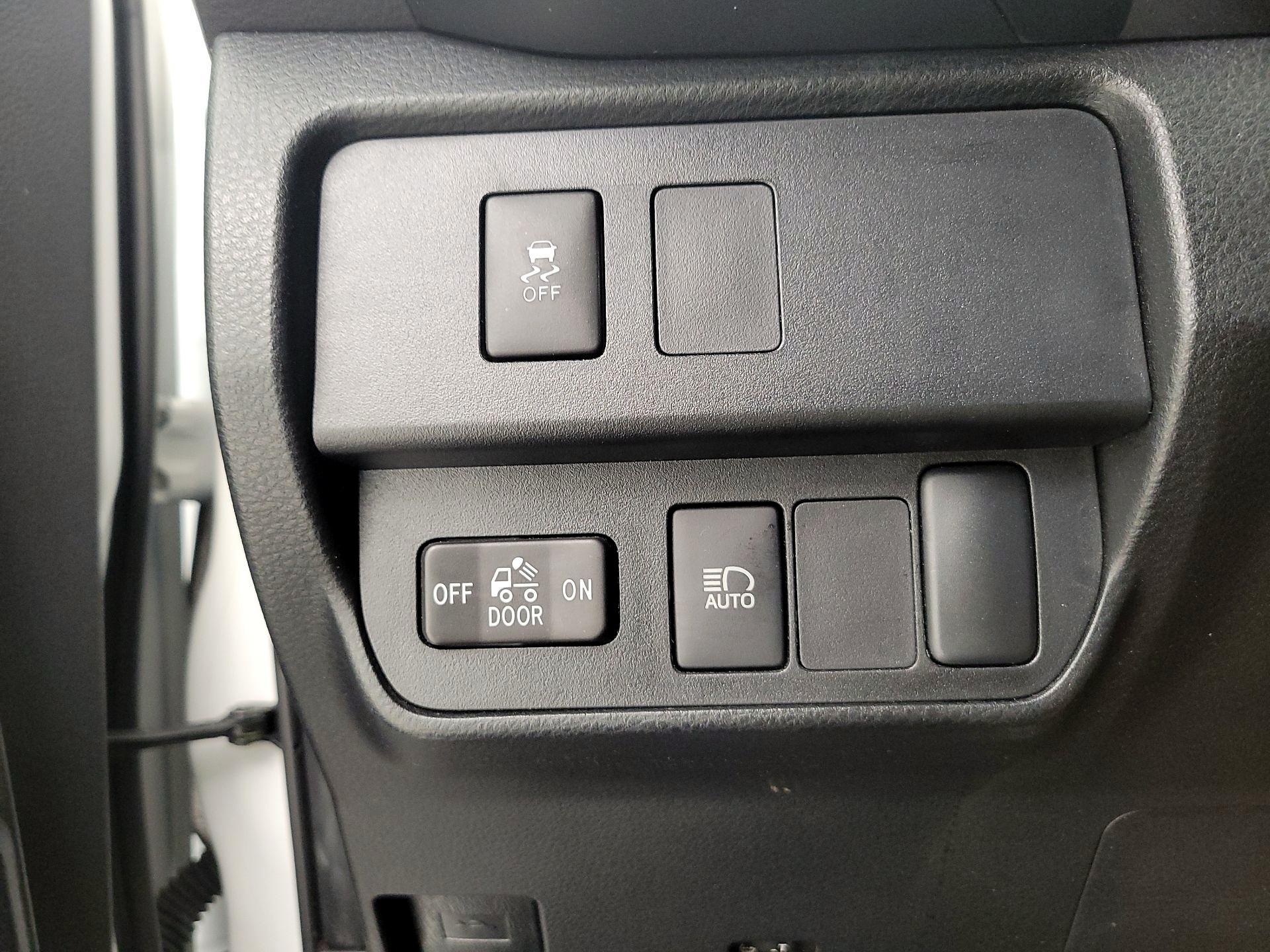 Thumbnail: 2023 Toyota Tacoma - 11