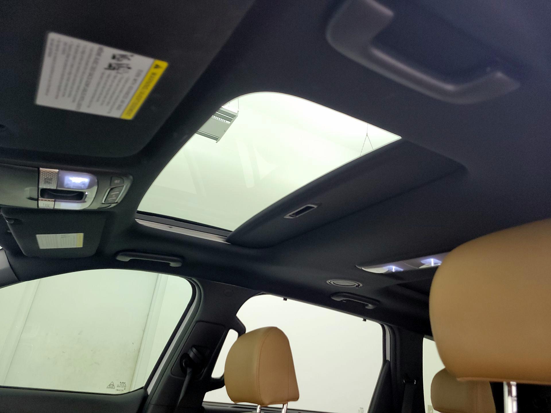 Thumbnail: 2022 Kia Telluride - 18