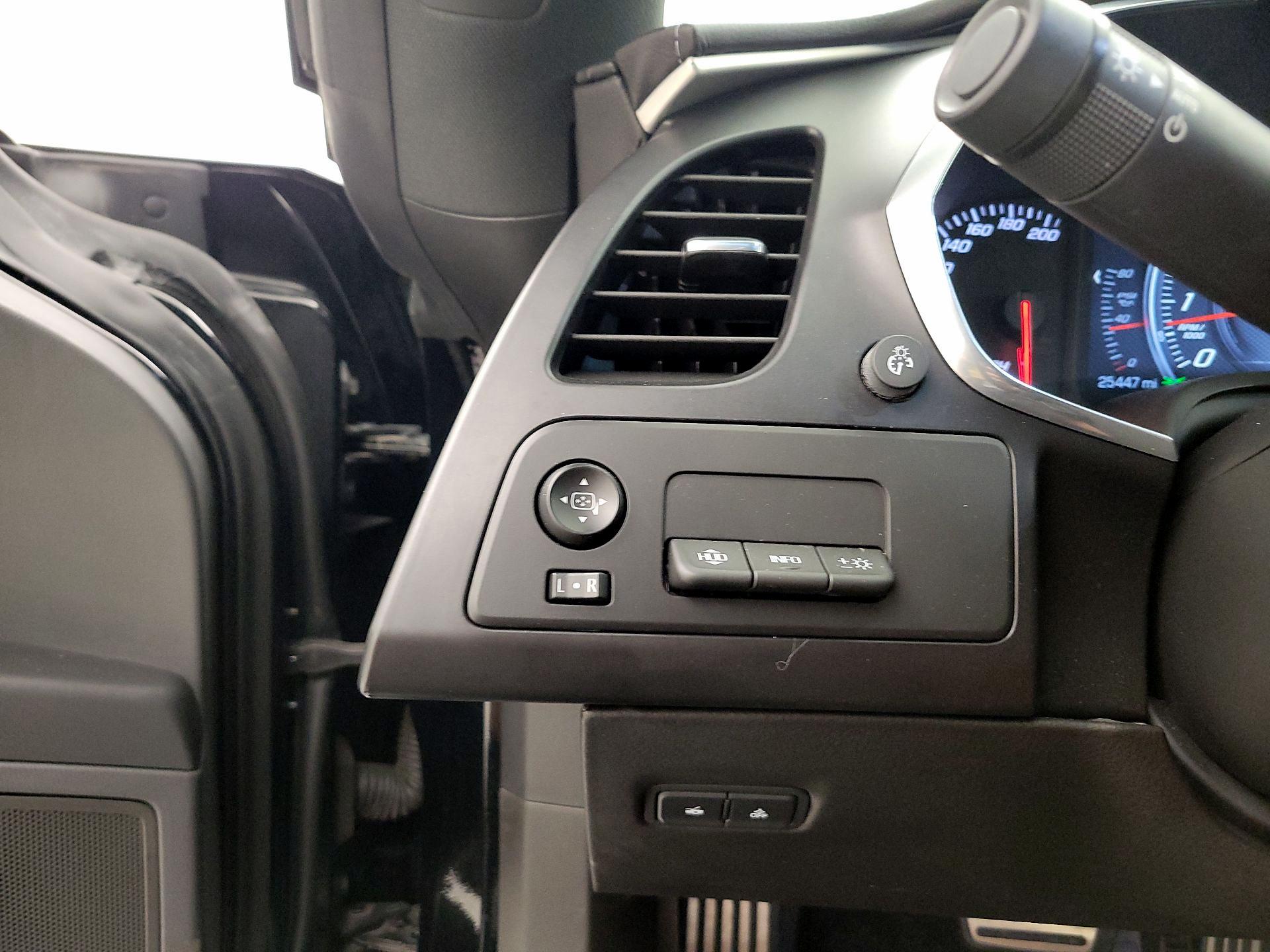 Thumbnail: 2015 Chevrolet Corvette - 11