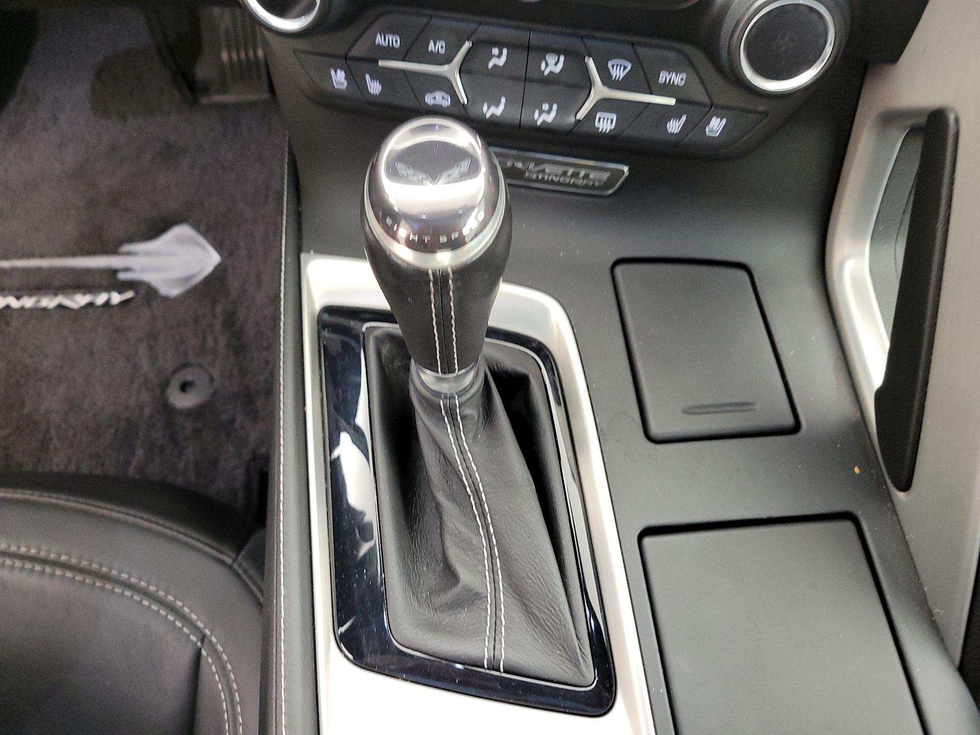 Thumbnail: 2015 Chevrolet Corvette - 15