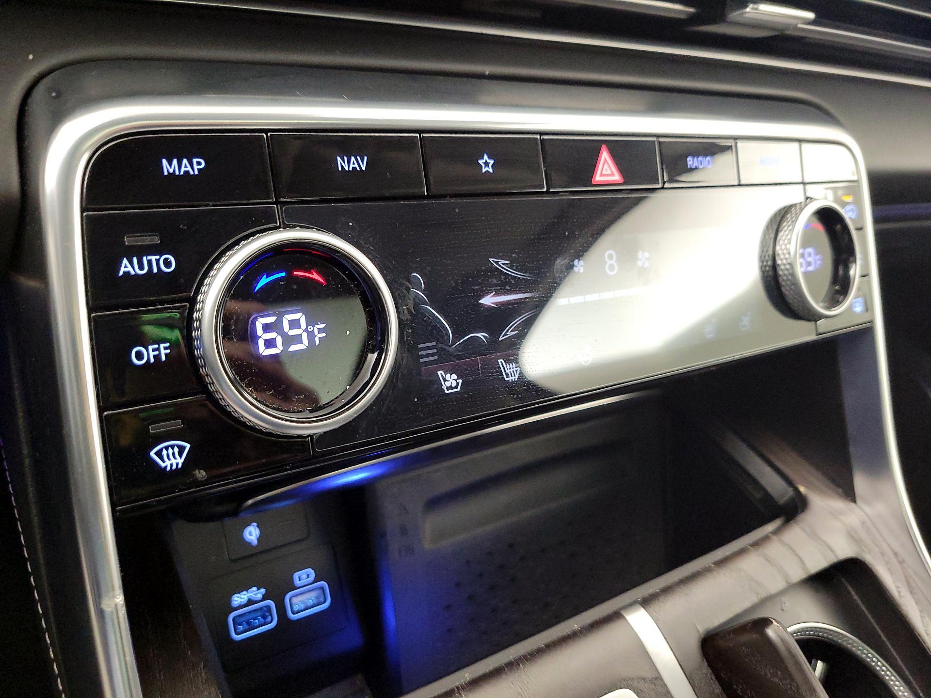 Thumbnail: 2021 Genesis GV80 - 17