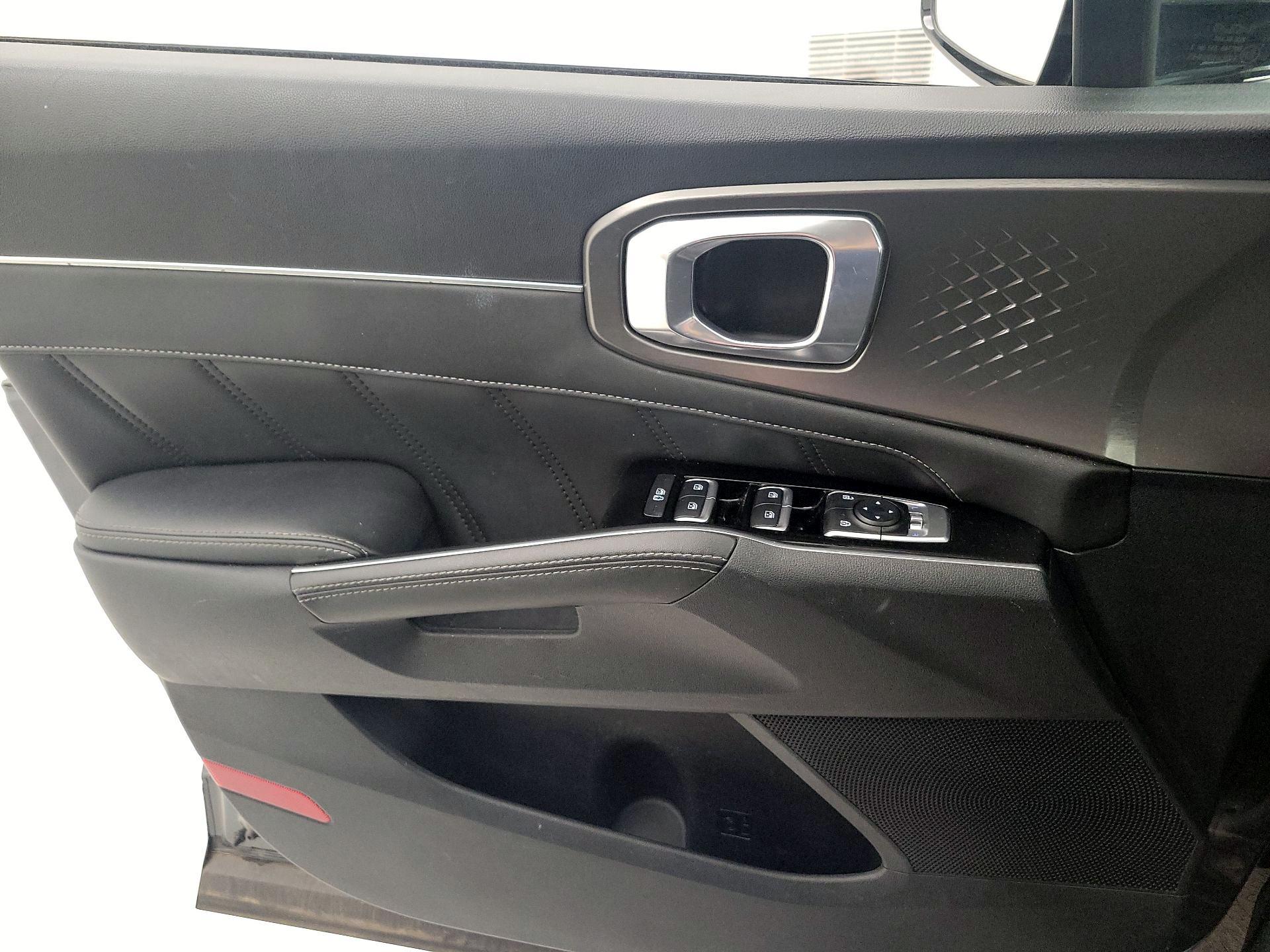 Thumbnail: 2022 Kia Sorento - 12