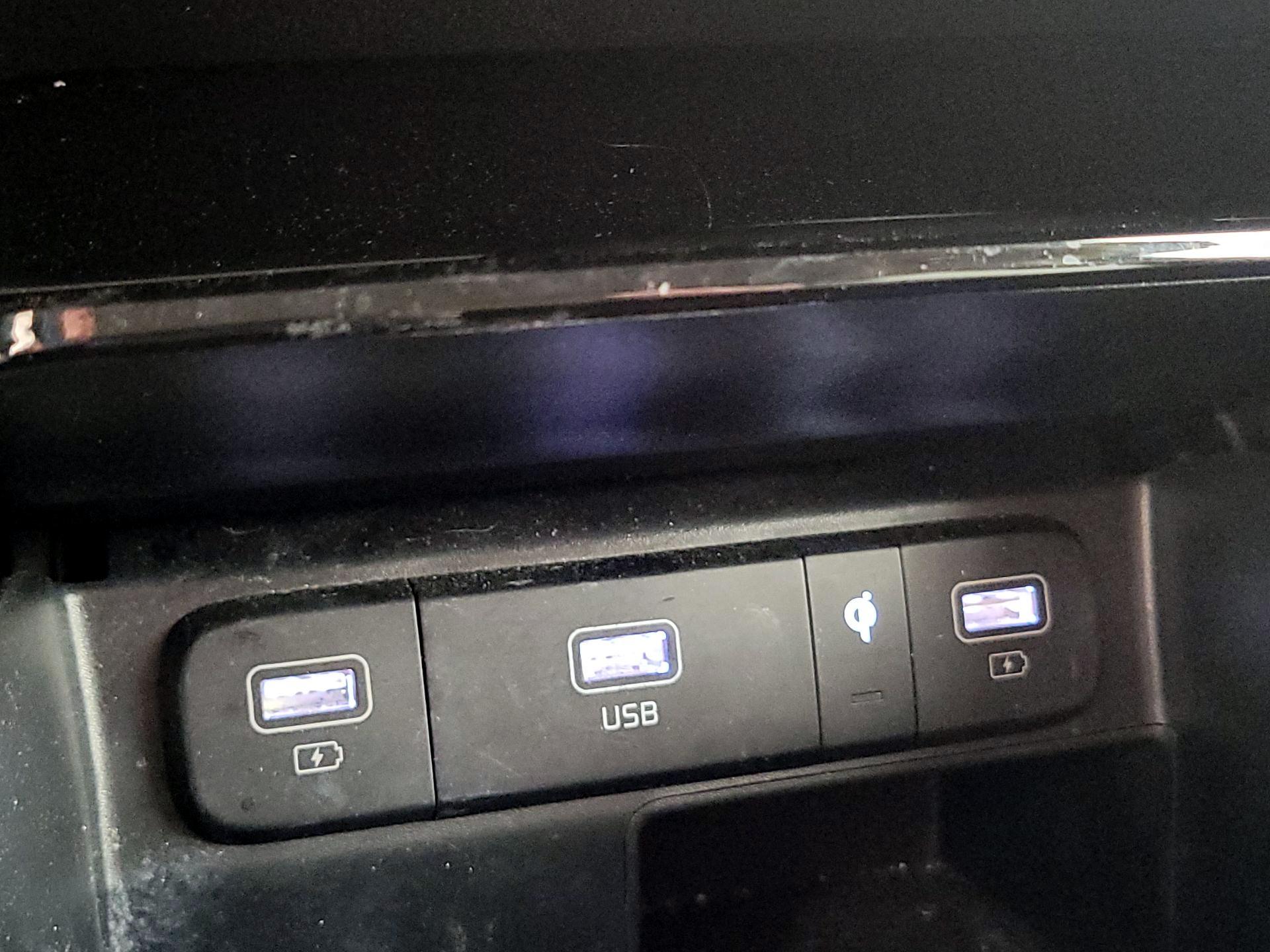 Thumbnail: 2022 Kia Sorento - 19