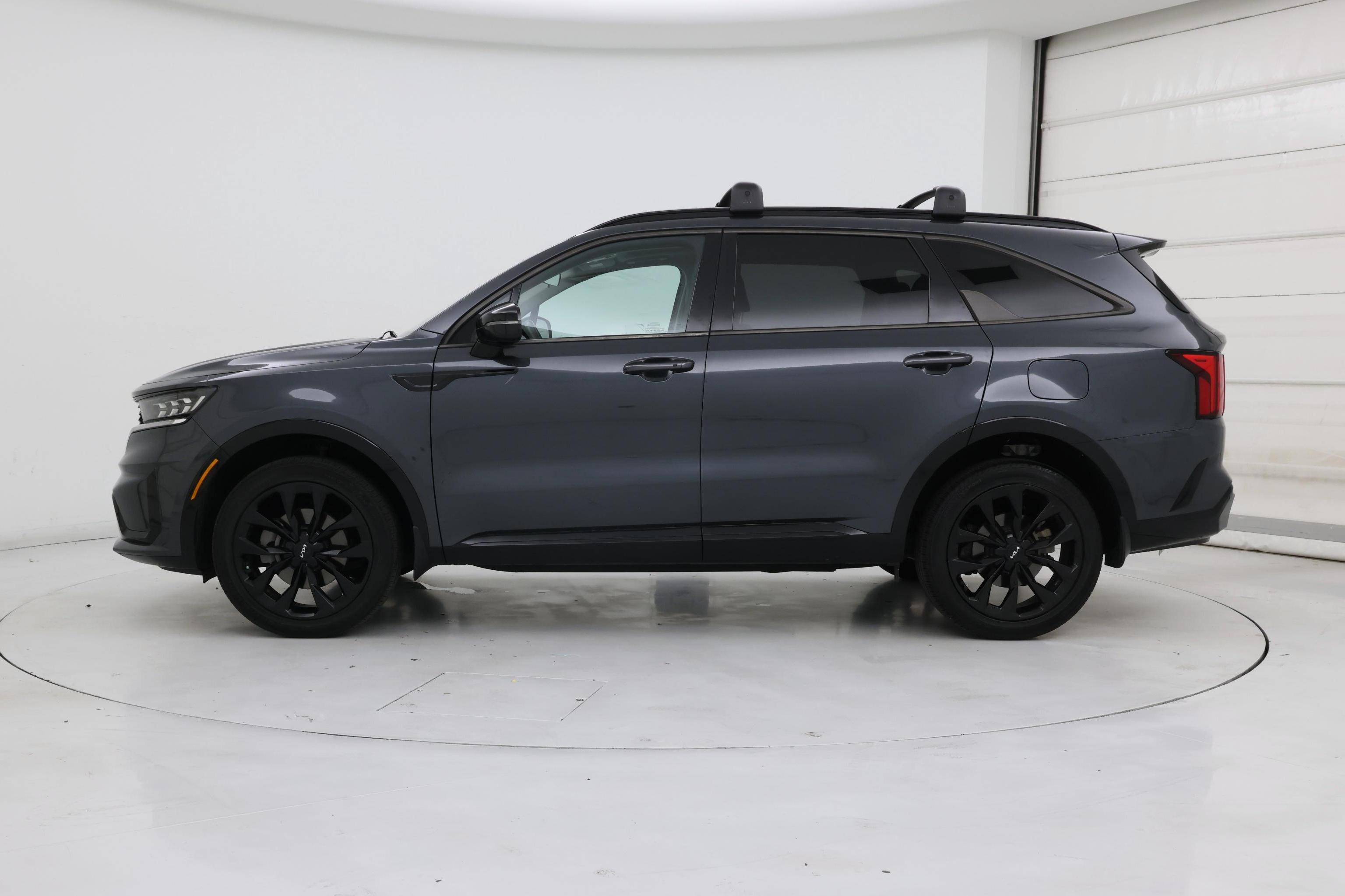 Thumbnail: 2022 Kia Sorento - 3