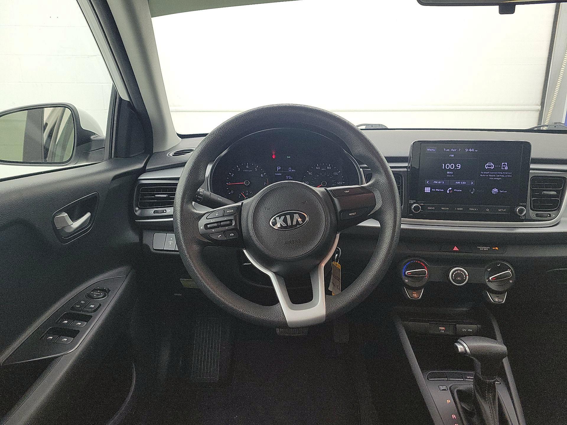 Thumbnail: 2021 Kia Rio - 10