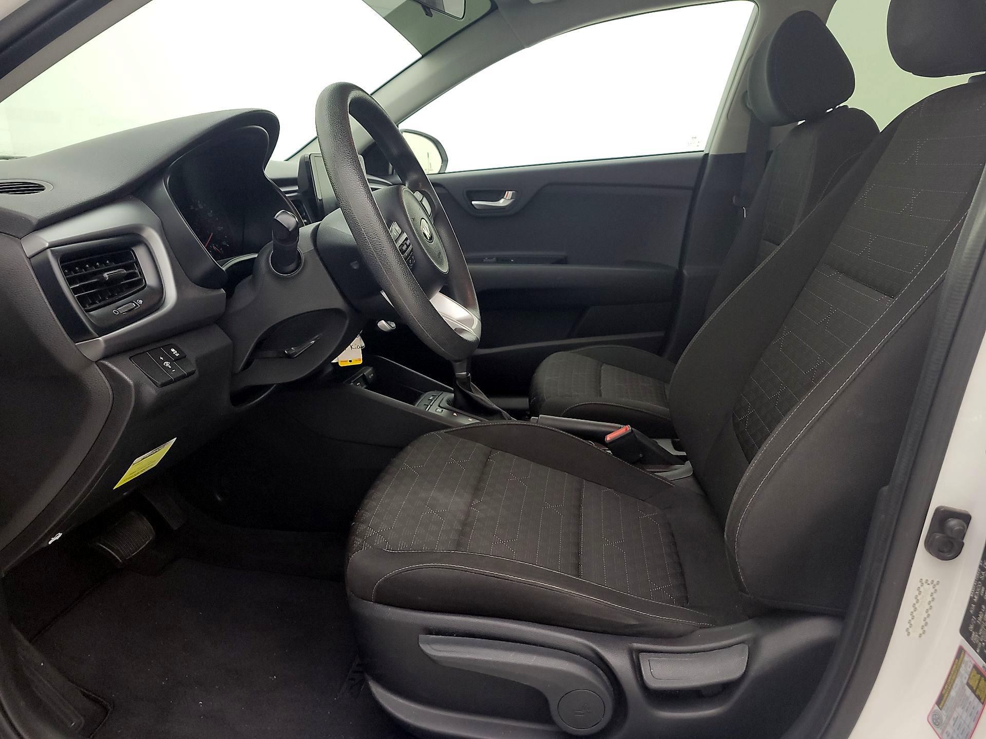 Thumbnail: 2021 Kia Rio - 11