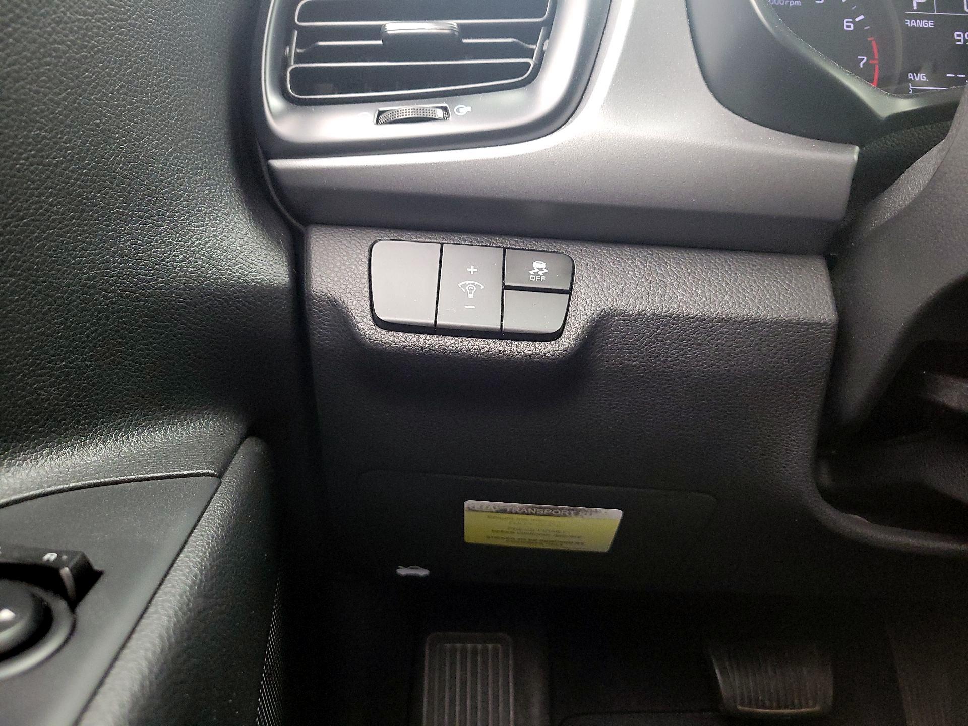 Thumbnail: 2021 Kia Rio - 13