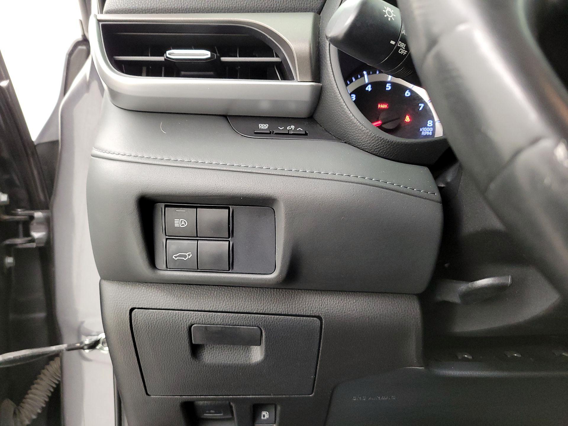 Thumbnail: 2021 Toyota Highlander - 13