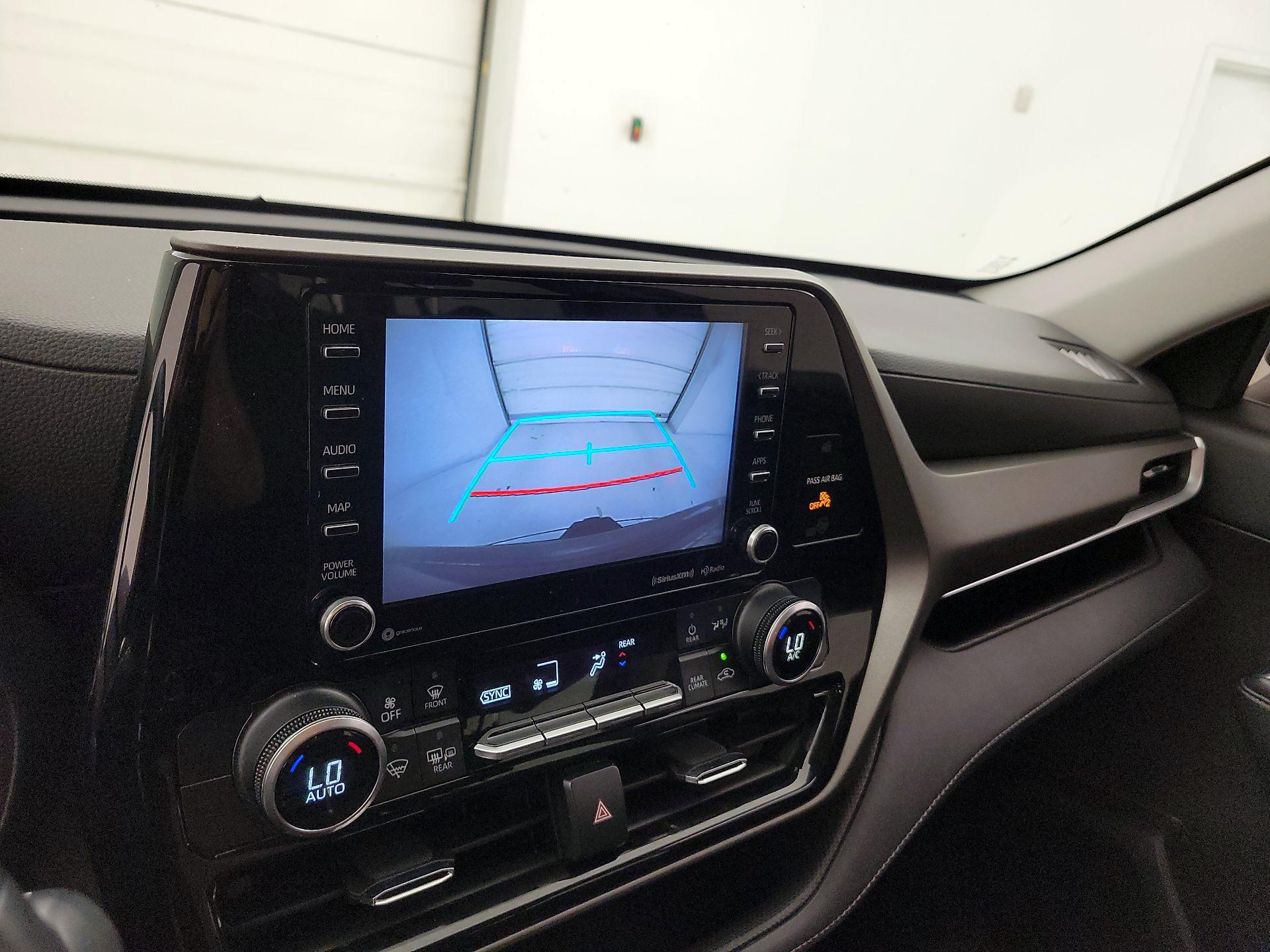 Thumbnail: 2021 Toyota Highlander - 14