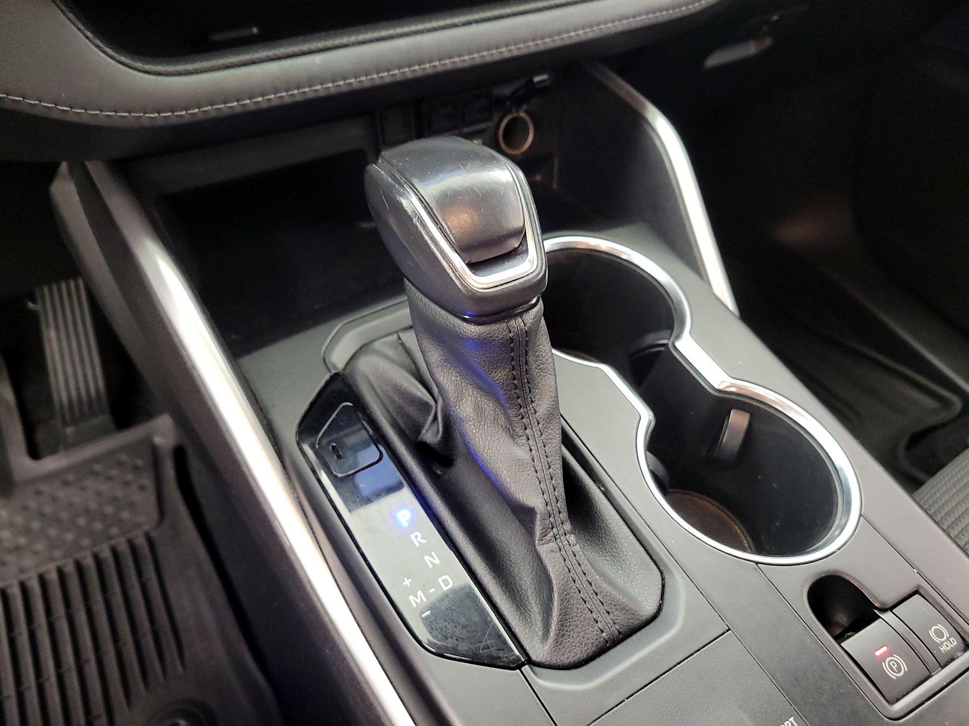 Thumbnail: 2021 Toyota Highlander - 17