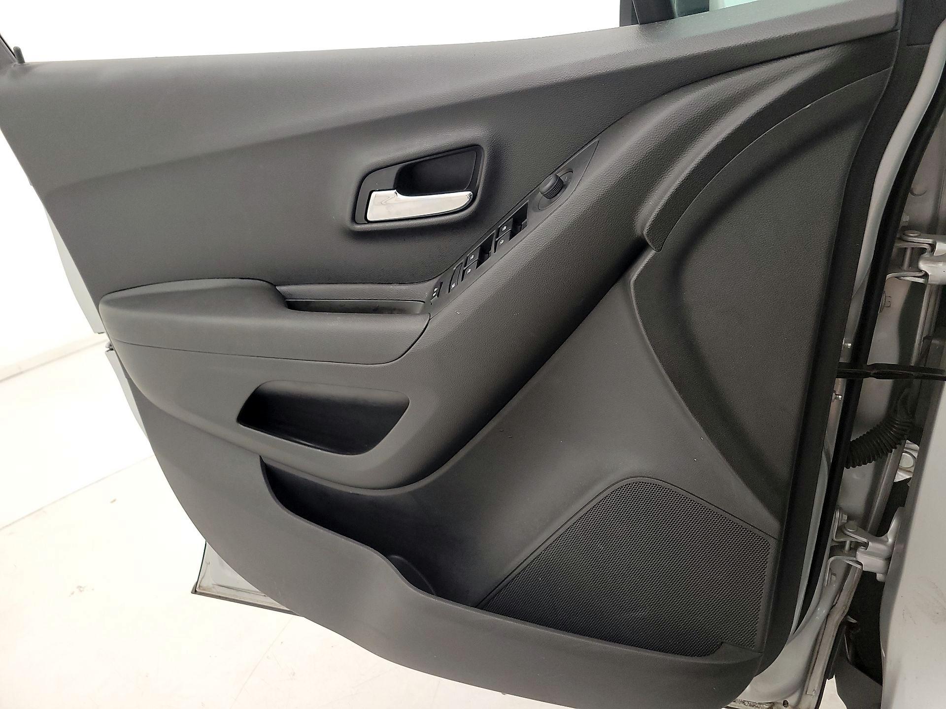 Thumbnail: 2019 Chevrolet Trax - 12