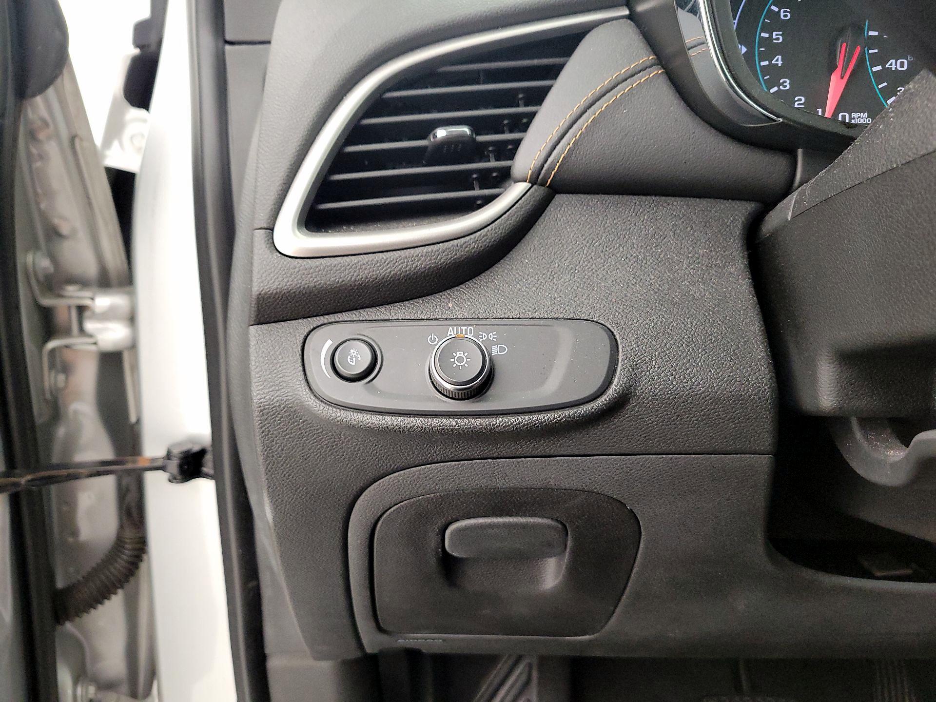 Thumbnail: 2019 Chevrolet Trax - 13