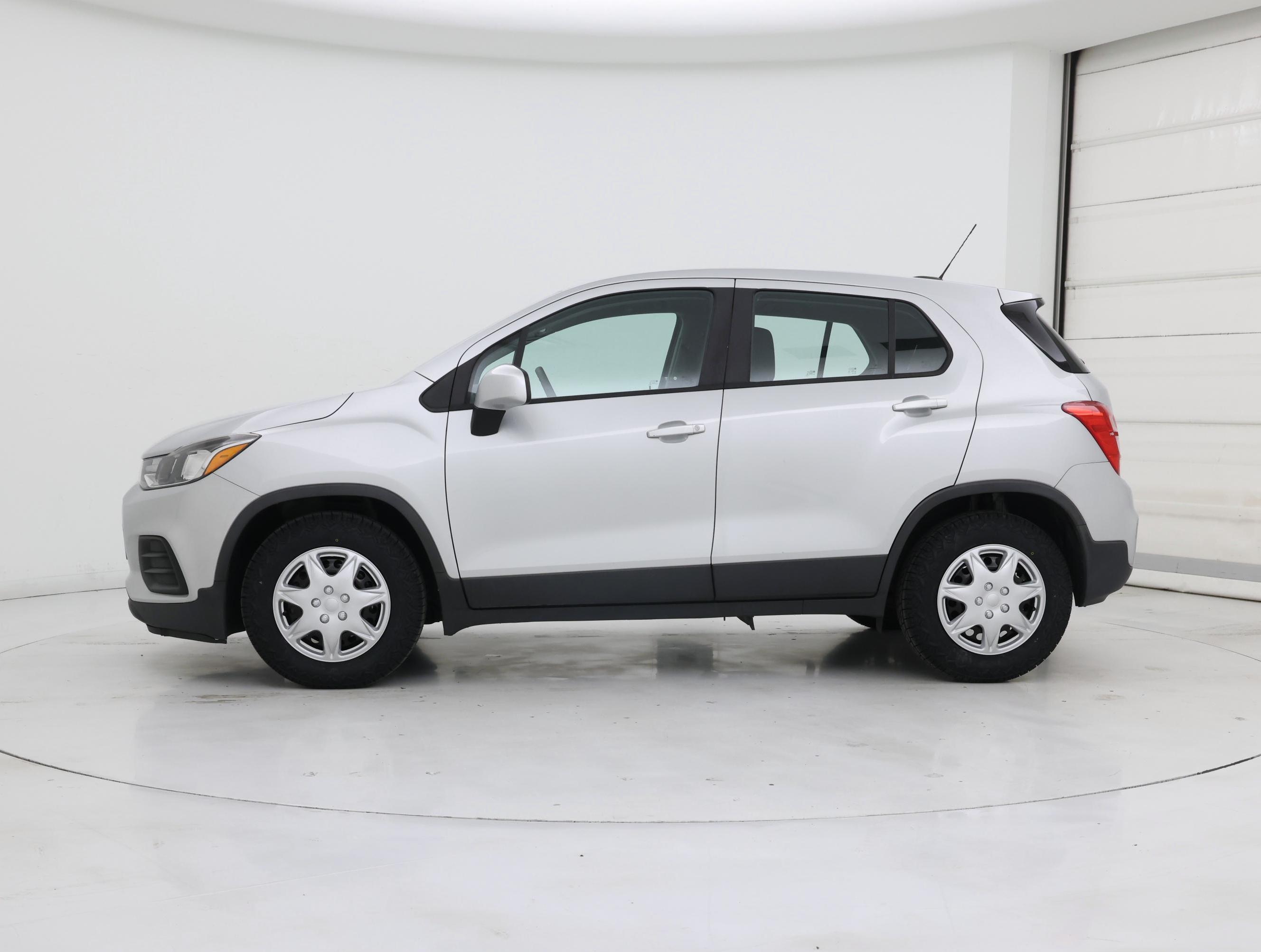 Thumbnail: 2019 Chevrolet Trax - 3