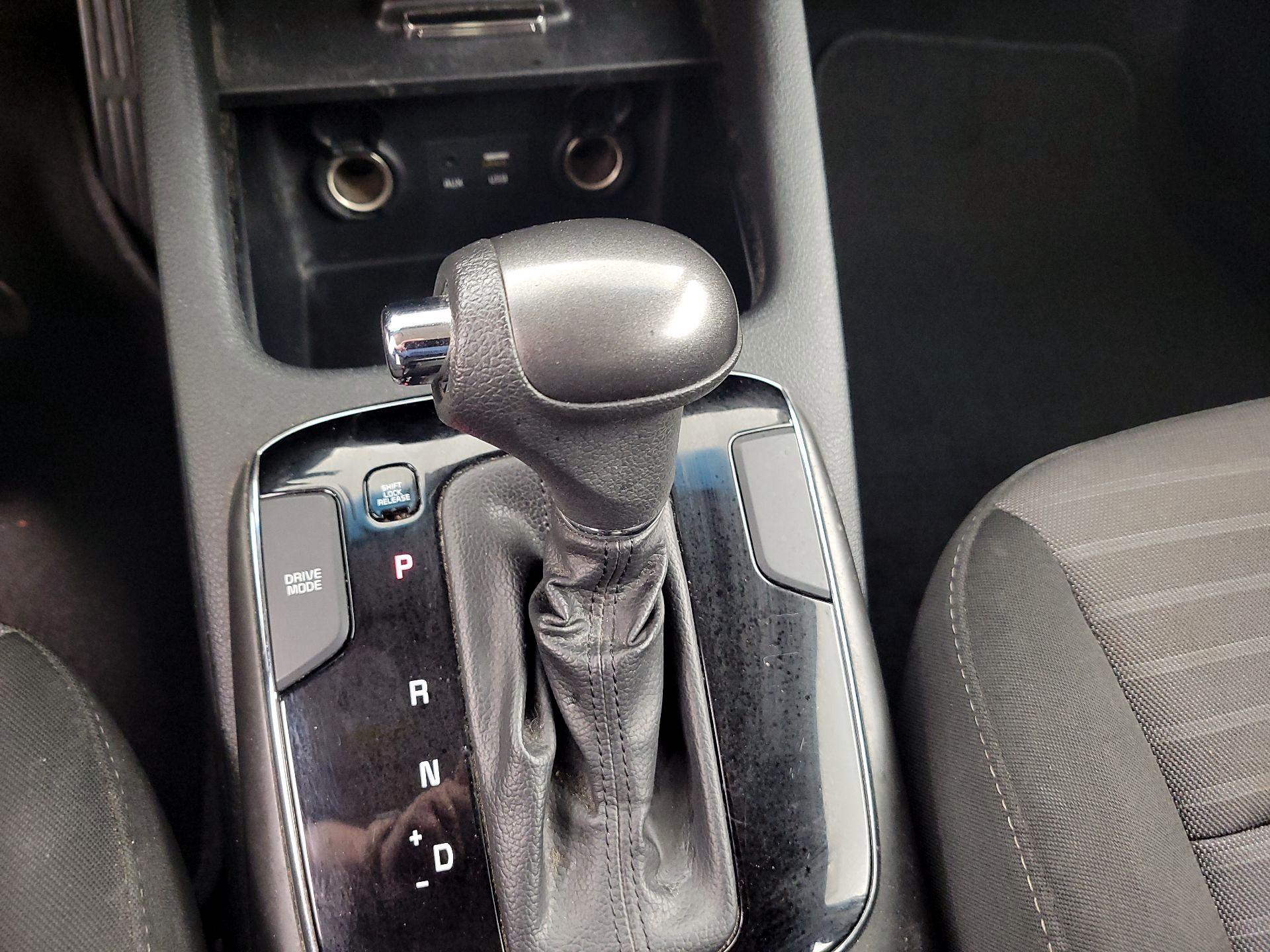 Thumbnail: 2018 Kia Forte - 17