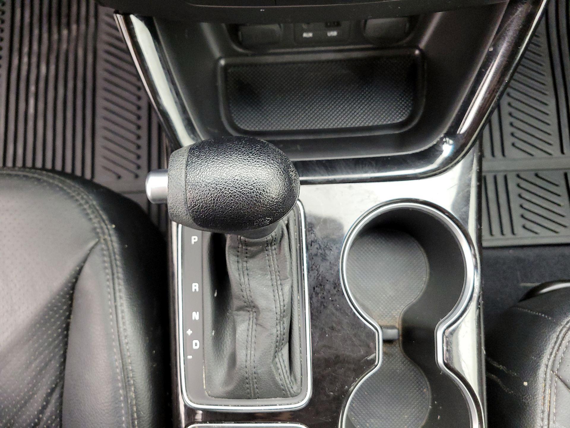 Thumbnail: 2014 Kia Sorento - 16