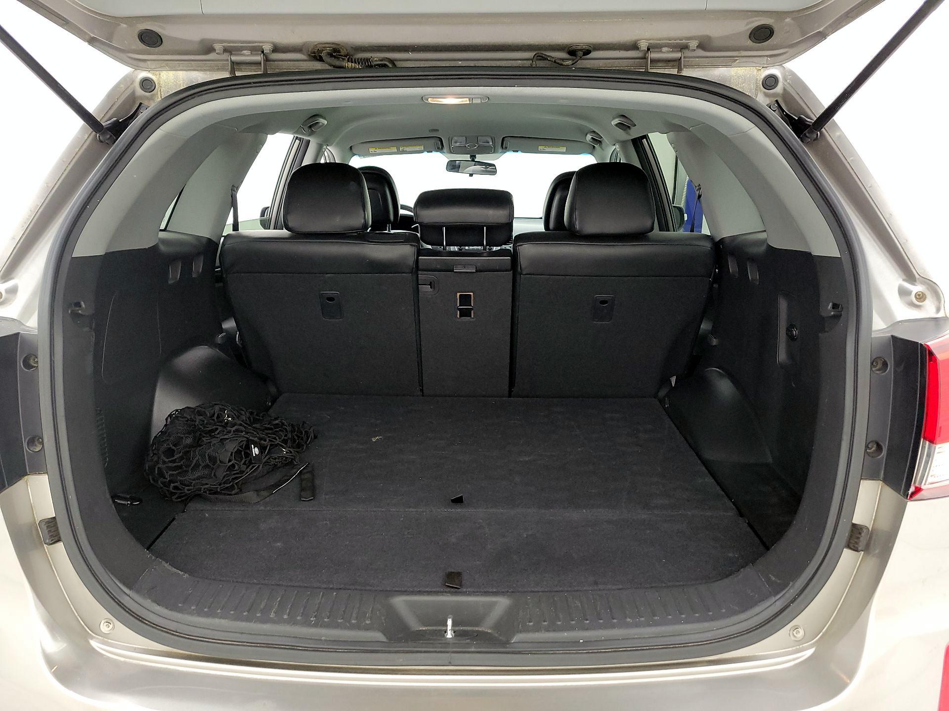 Thumbnail: 2014 Kia Sorento - 19