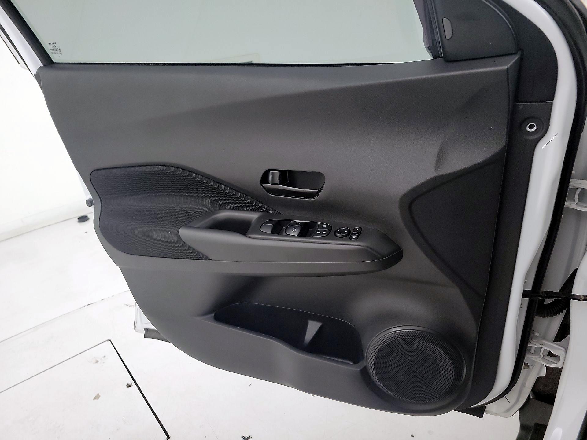 Thumbnail: 2023 Nissan Kicks - 12