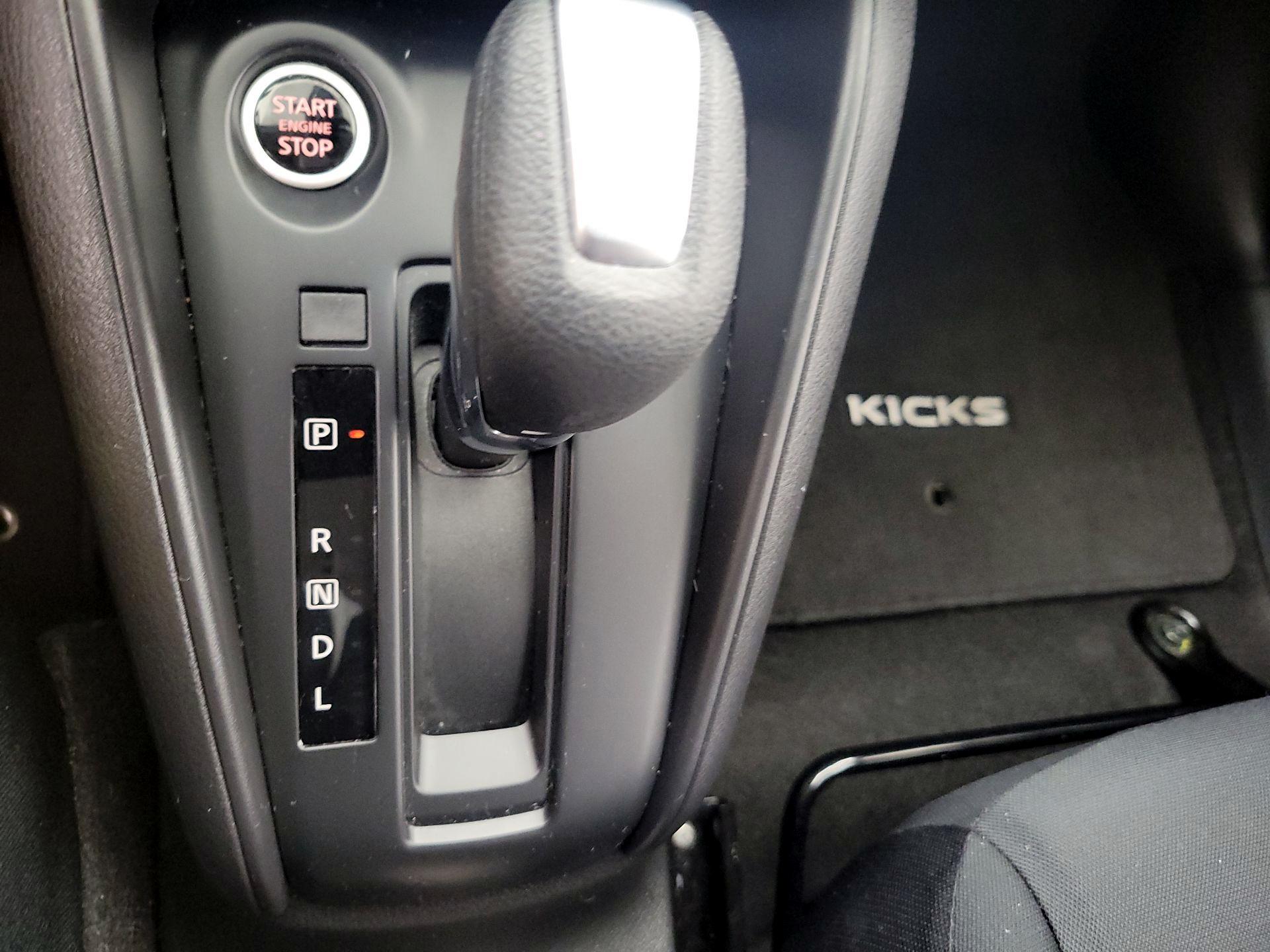 Thumbnail: 2023 Nissan Kicks - 17