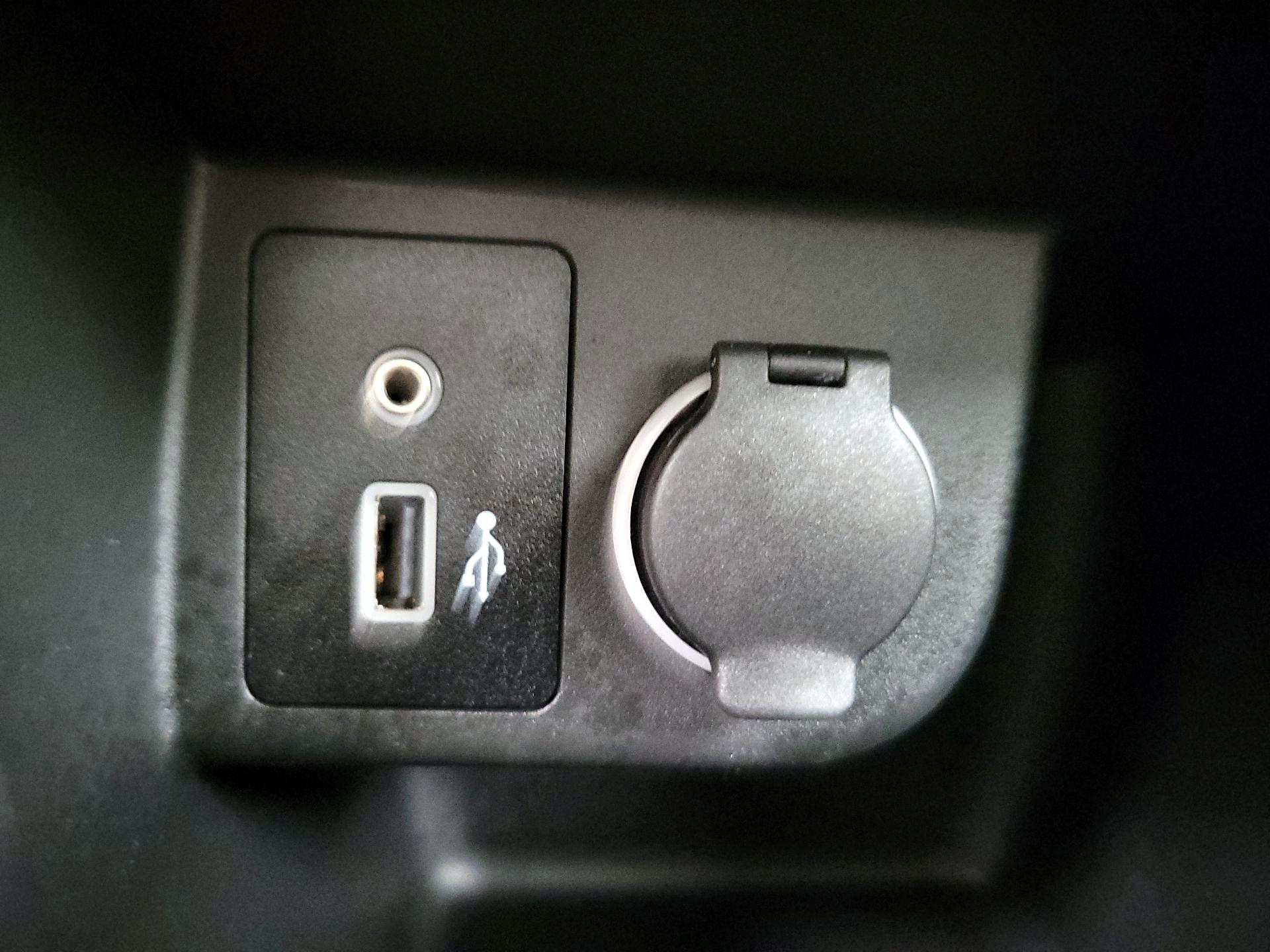 Thumbnail: 2023 Nissan Kicks - 18