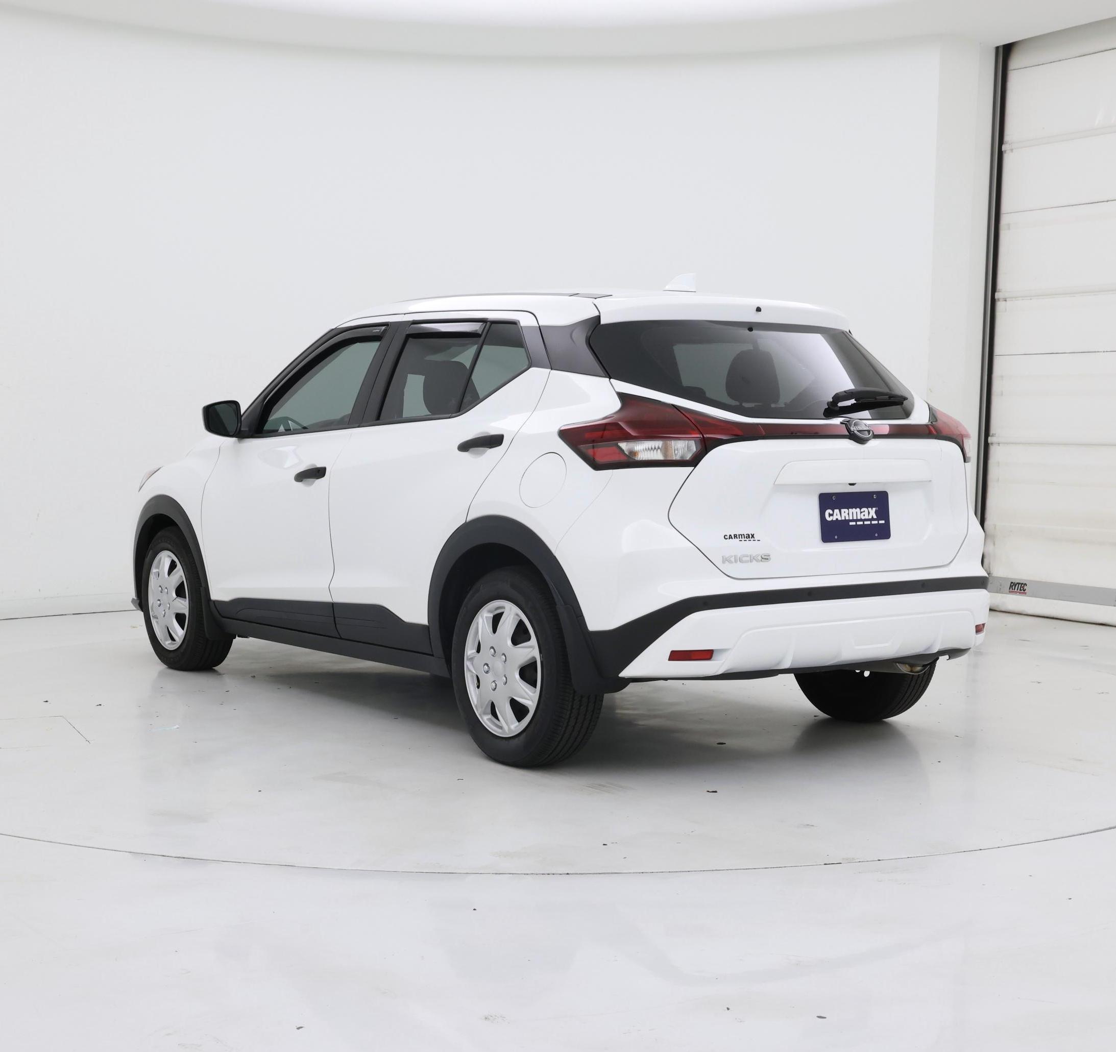 Thumbnail: 2023 Nissan Kicks - 2