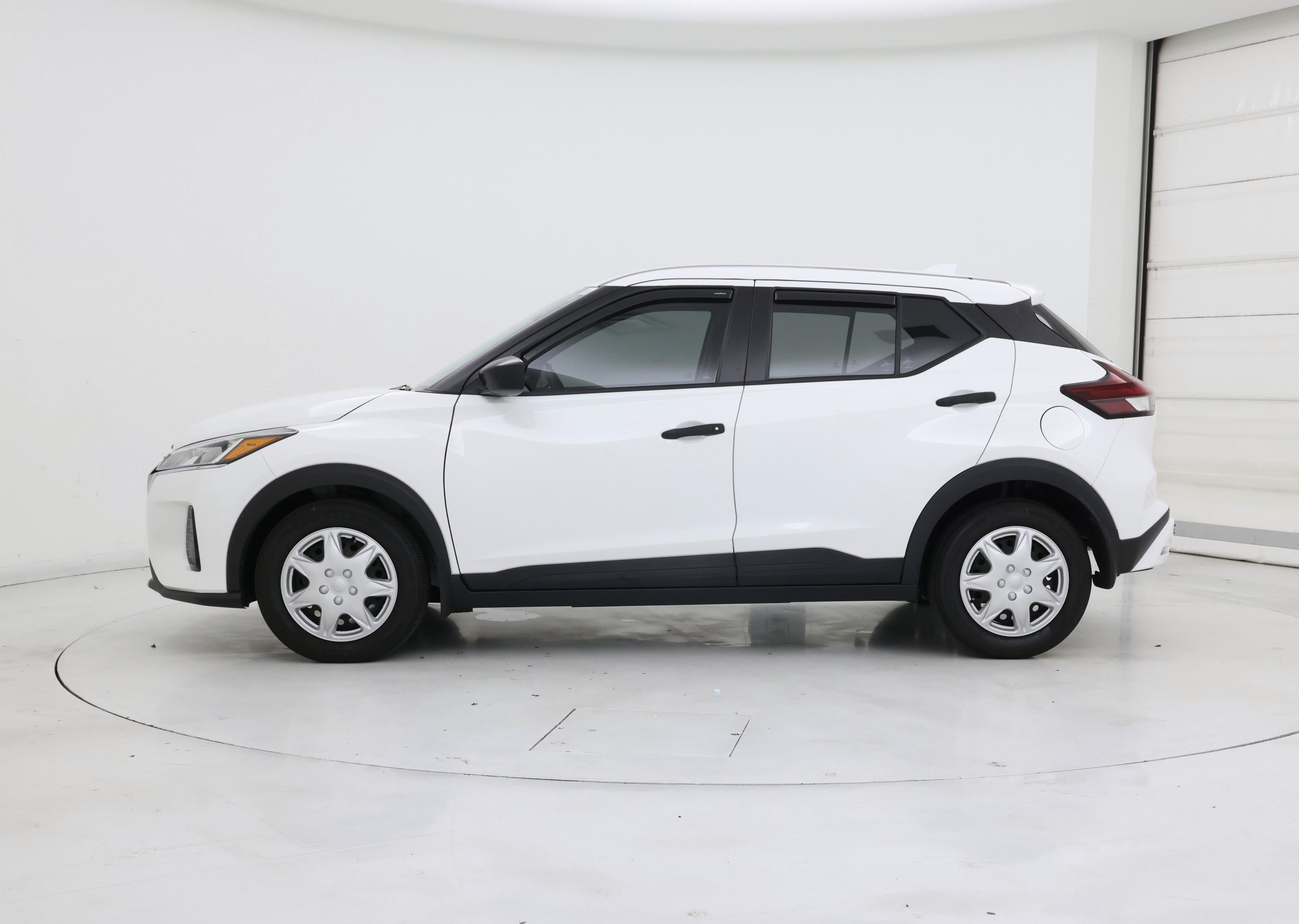 Thumbnail: 2023 Nissan Kicks - 3