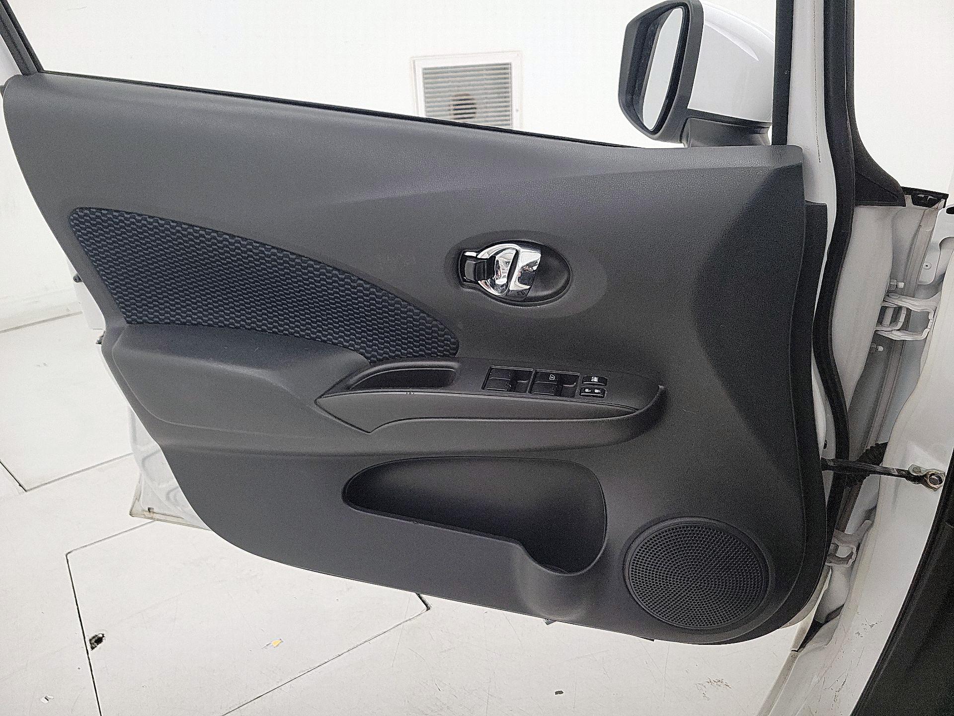 Thumbnail: 2017 Nissan Versa Note - 12