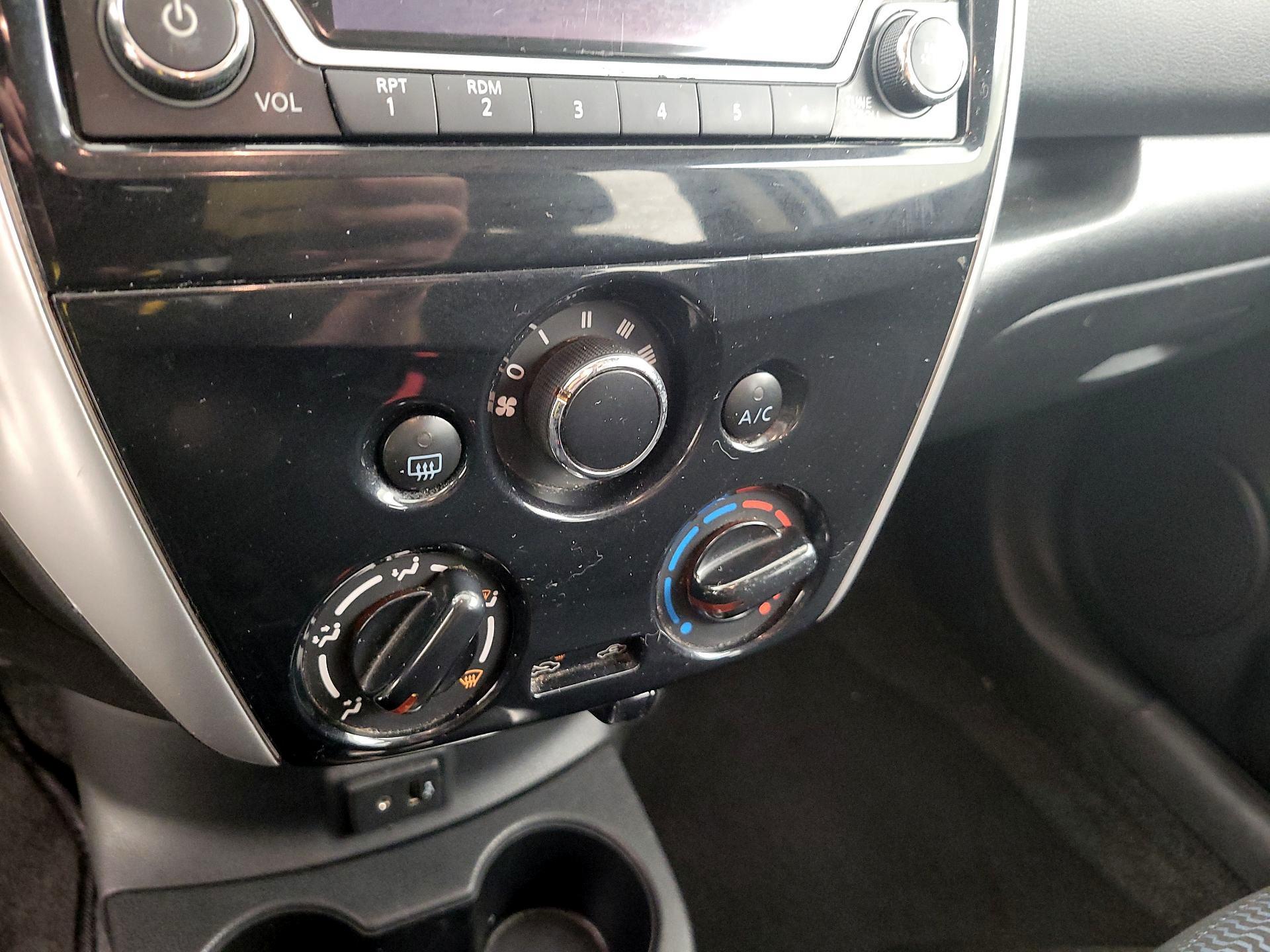 Thumbnail: 2017 Nissan Versa Note - 16