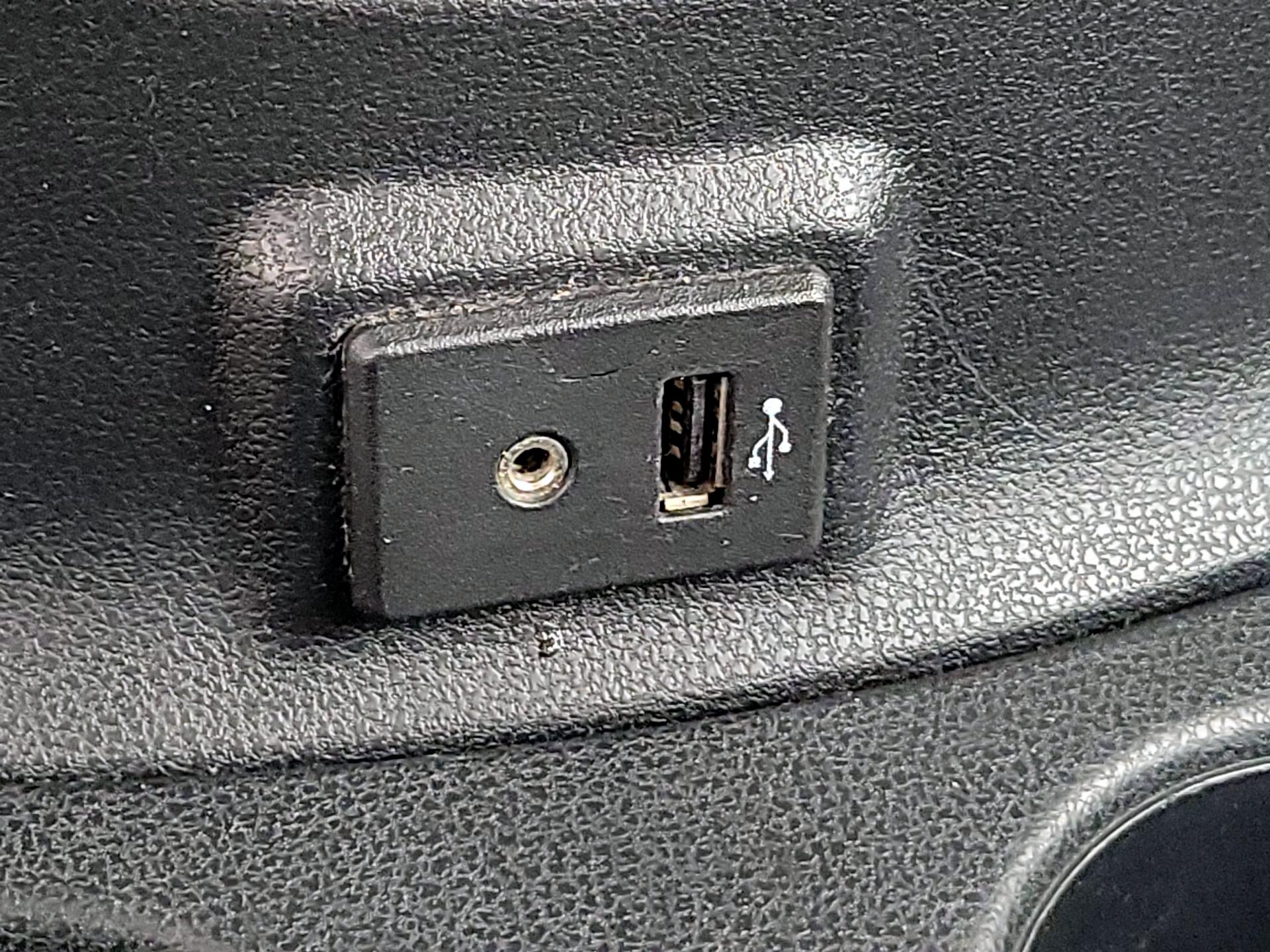 Thumbnail: 2017 Nissan Versa Note - 18