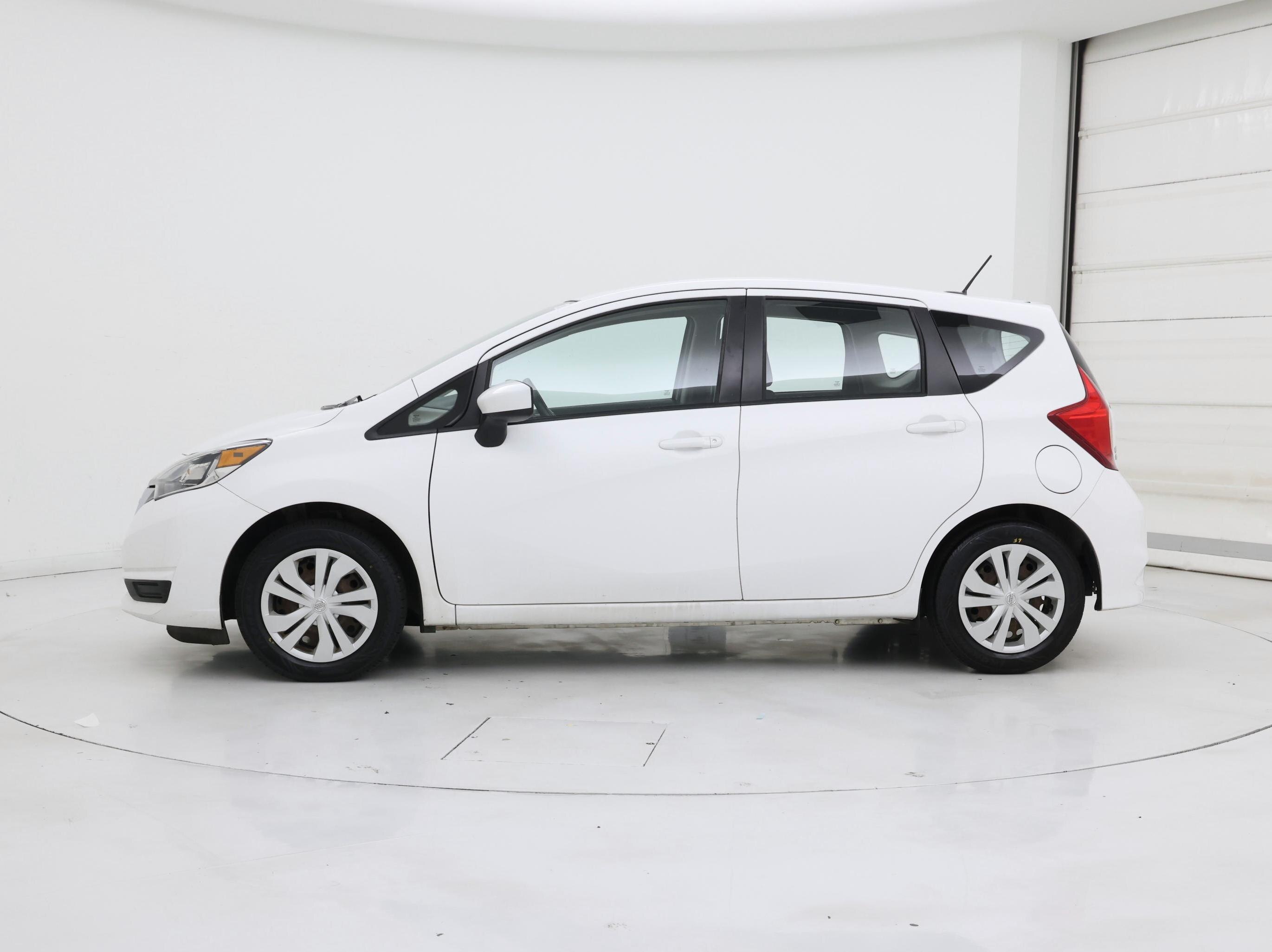 Thumbnail: 2017 Nissan Versa Note - 3