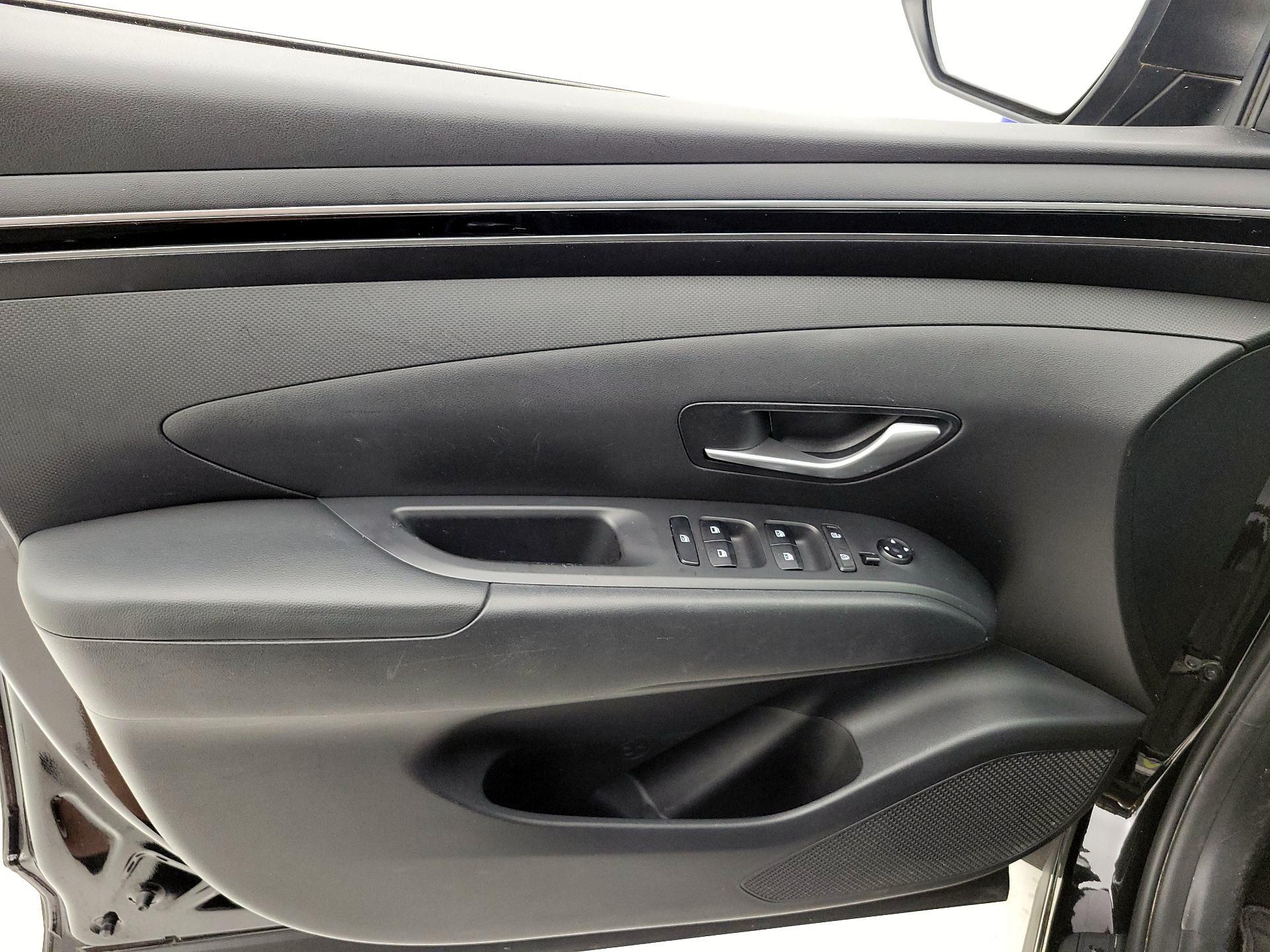 Thumbnail: 2022 Hyundai Tucson - 12