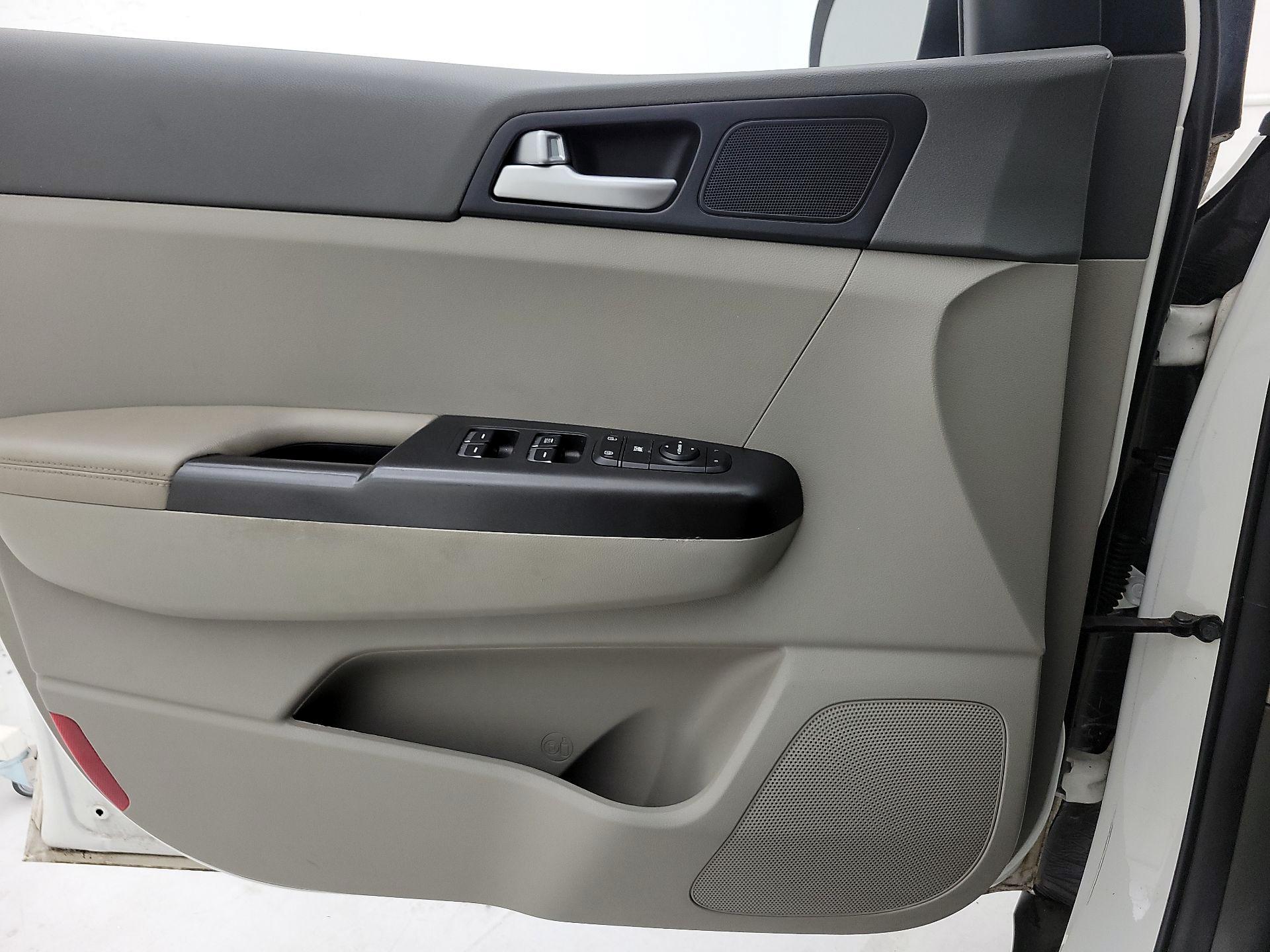 Thumbnail: 2017 Kia Sportage - 12