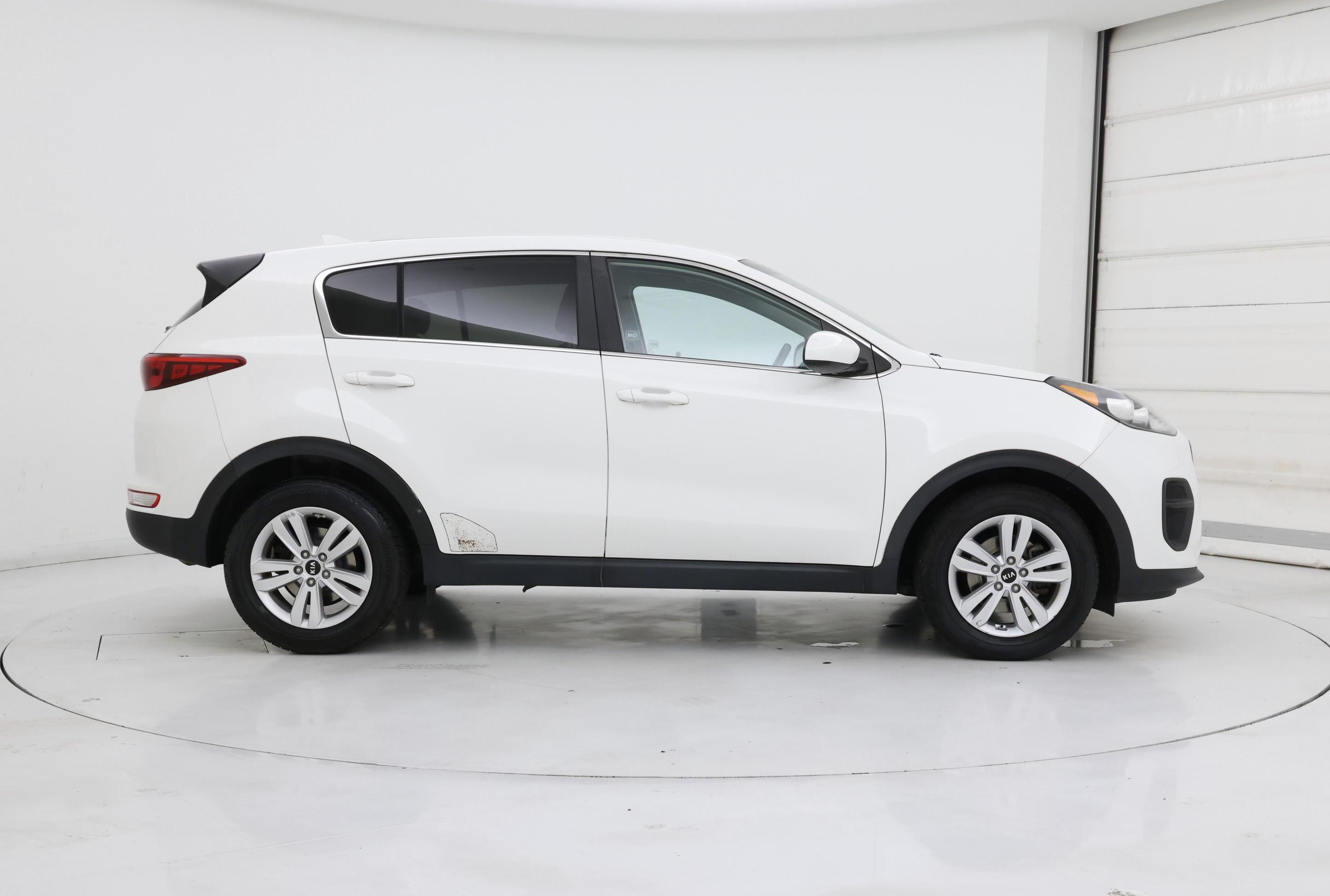 Thumbnail: 2017 Kia Sportage - 7