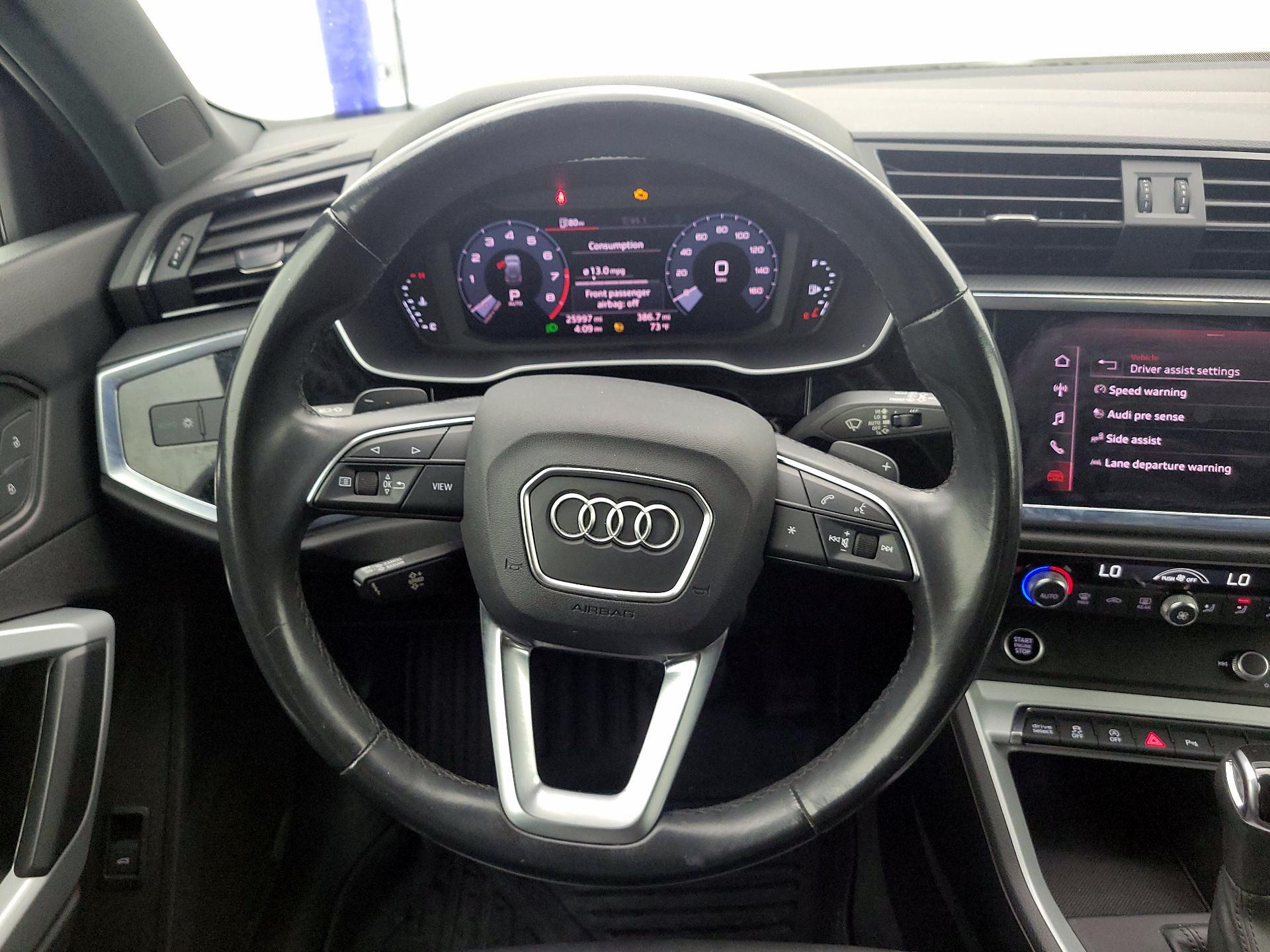 Thumbnail: 2021 Audi Q3 - 10