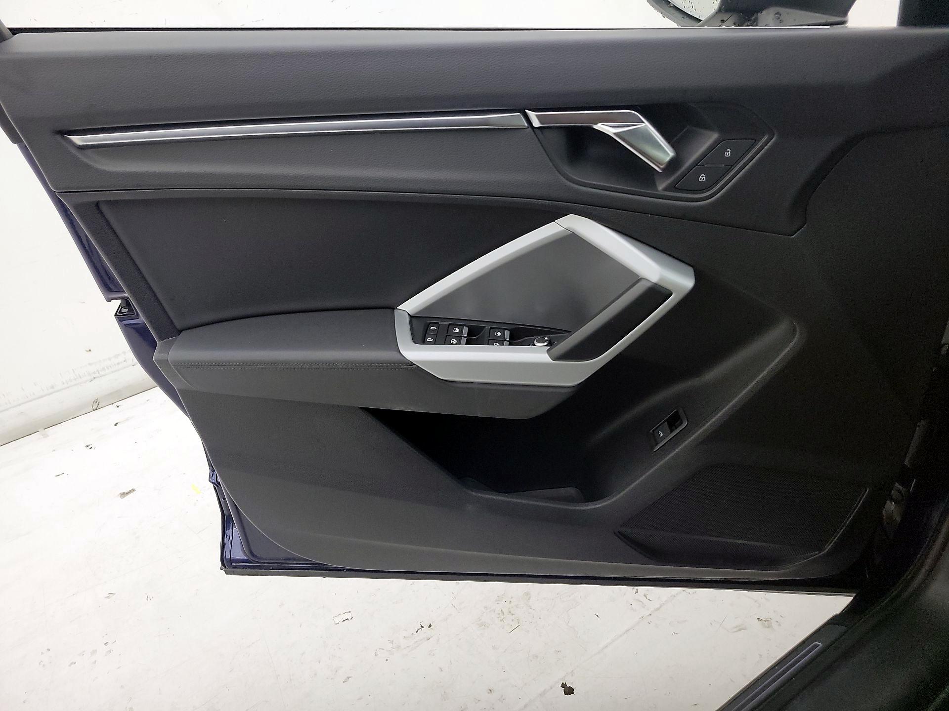 Thumbnail: 2021 Audi Q3 - 12
