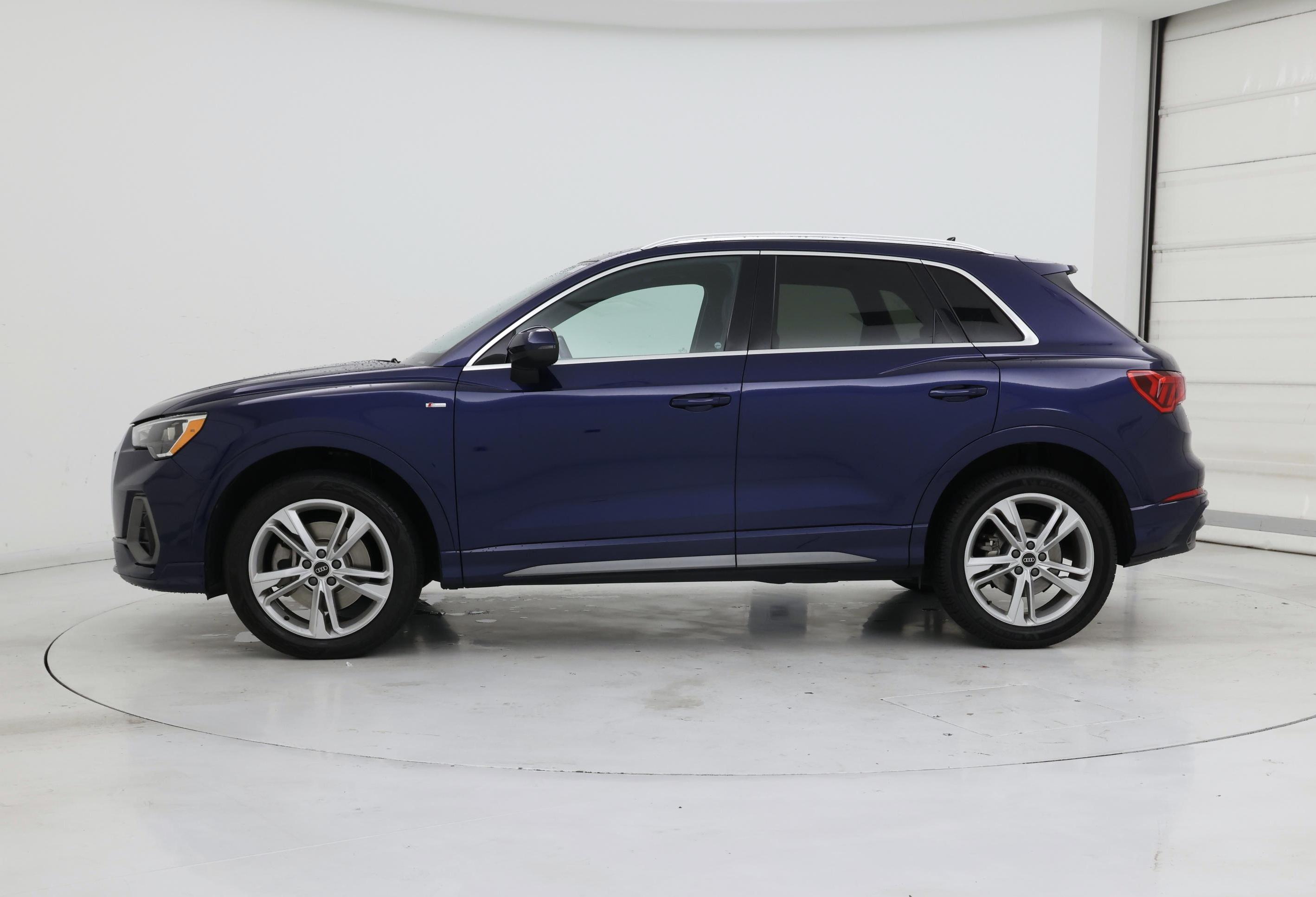 Thumbnail: 2021 Audi Q3 - 3