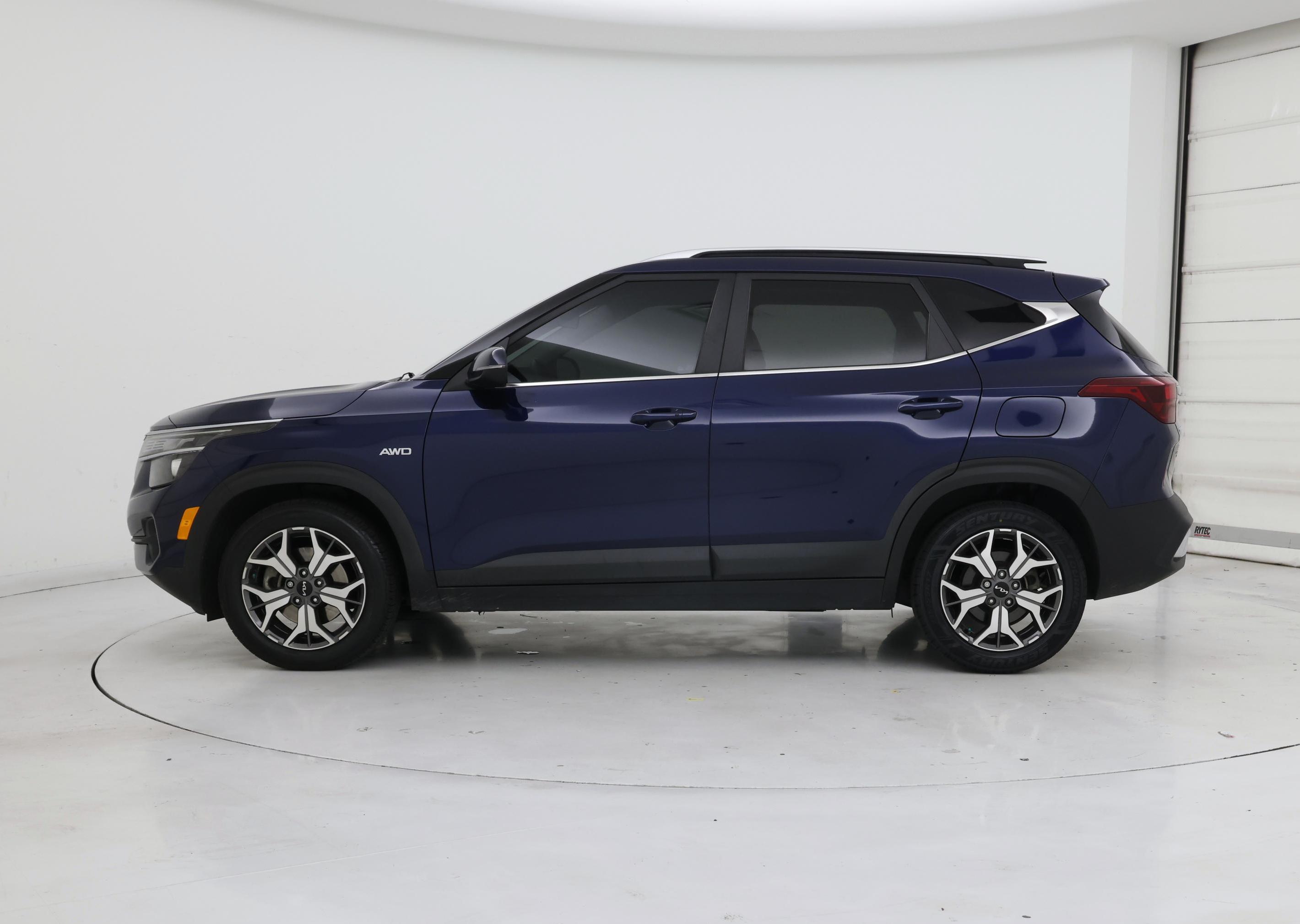 Thumbnail: 2022 Kia Seltos - 3