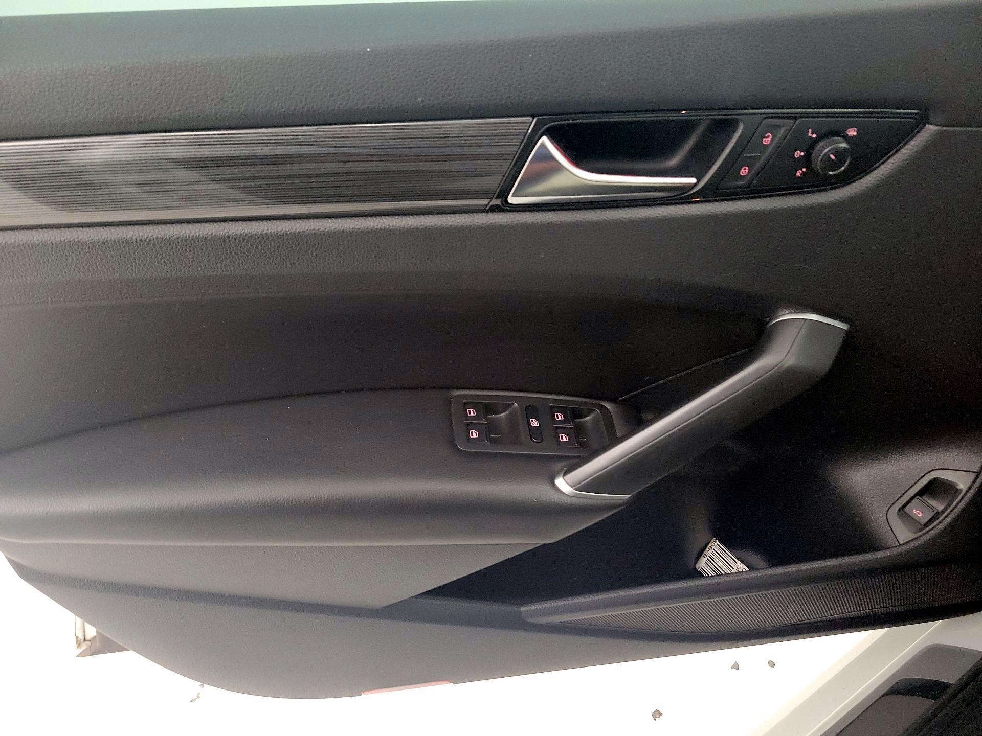 Thumbnail: 2020 Volkswagen Passat - 12