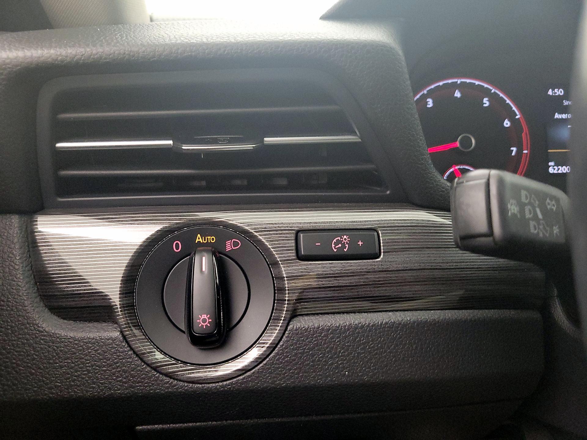 Thumbnail: 2020 Volkswagen Passat - 13