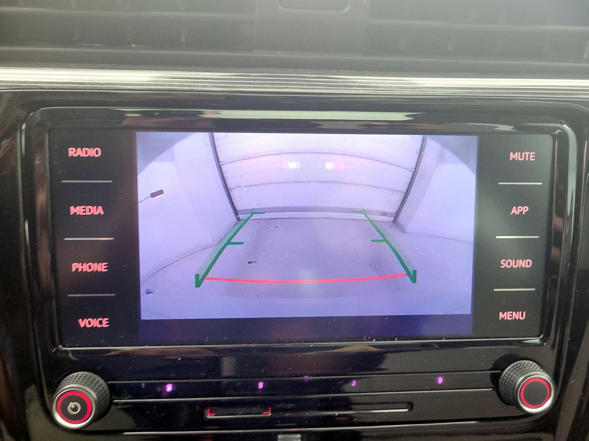 Thumbnail: 2020 Volkswagen Passat - 14