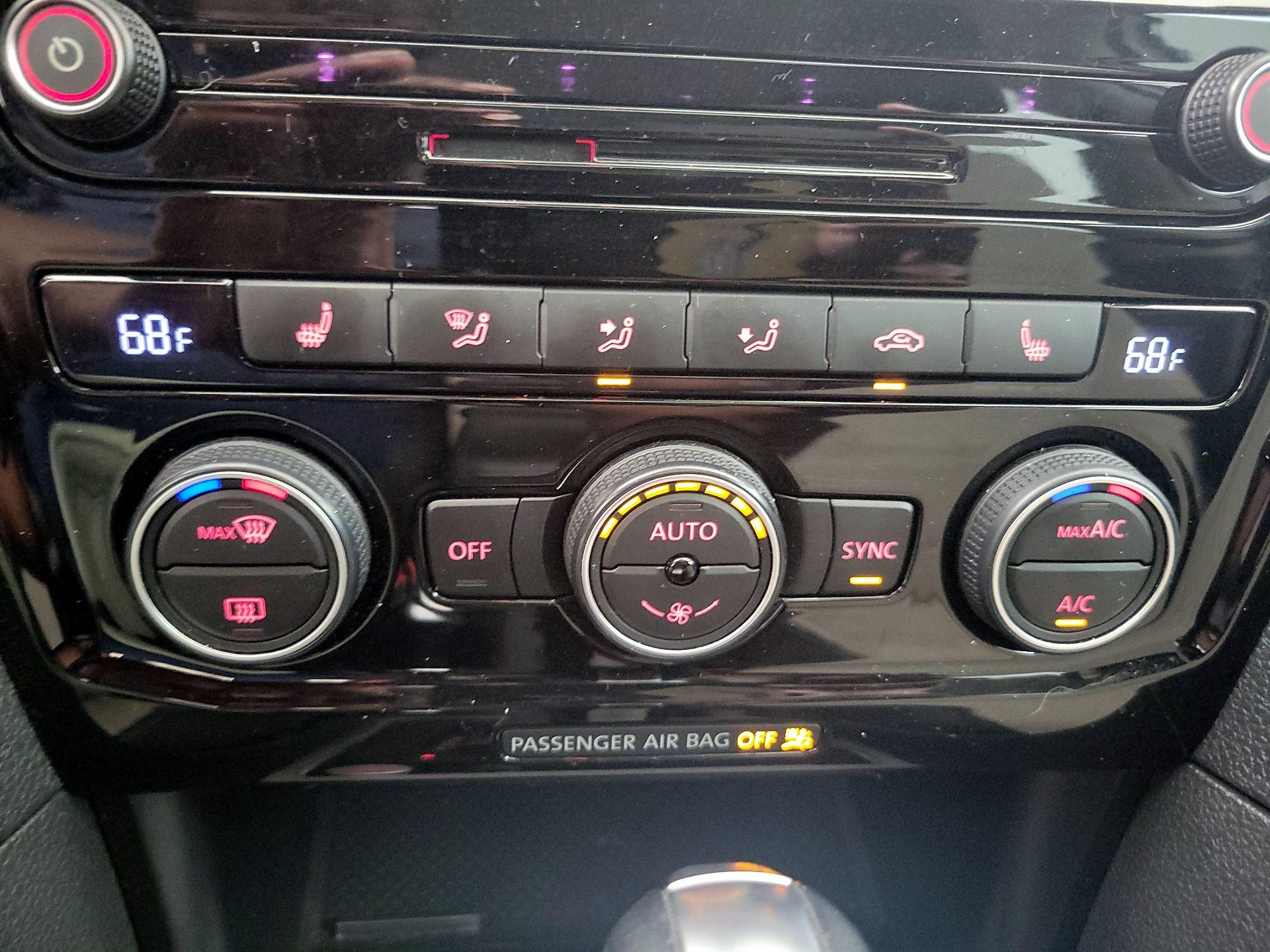 Thumbnail: 2020 Volkswagen Passat - 16