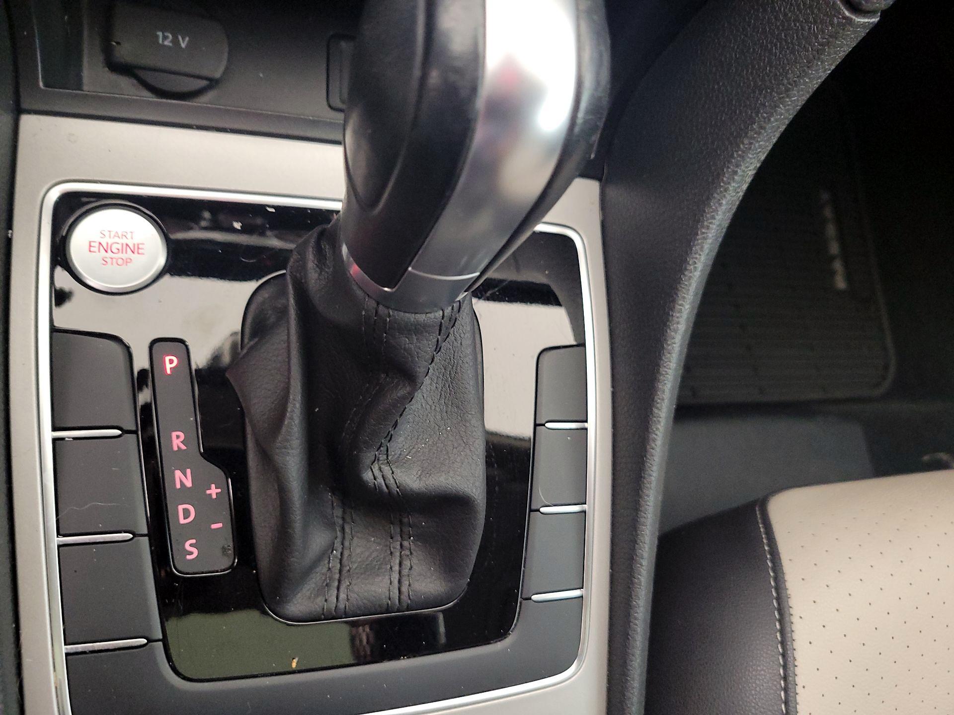 Thumbnail: 2020 Volkswagen Passat - 17