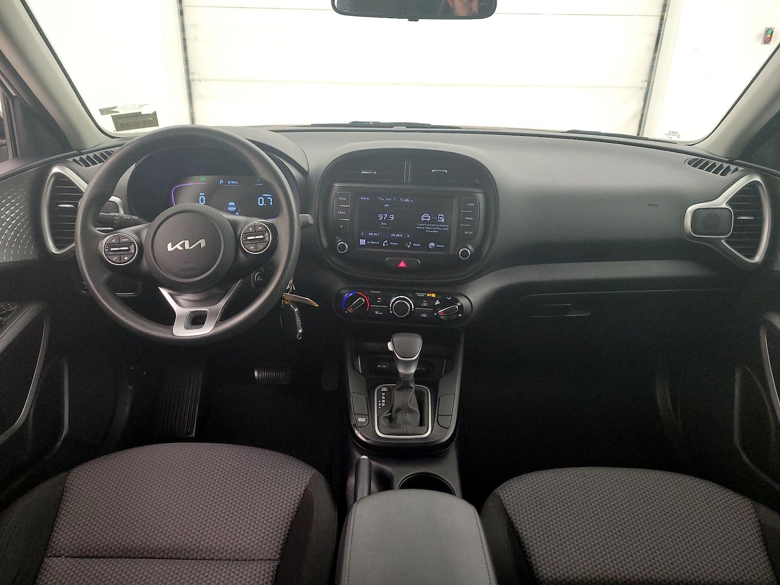 2023 Kia Soul LX - Photo 10