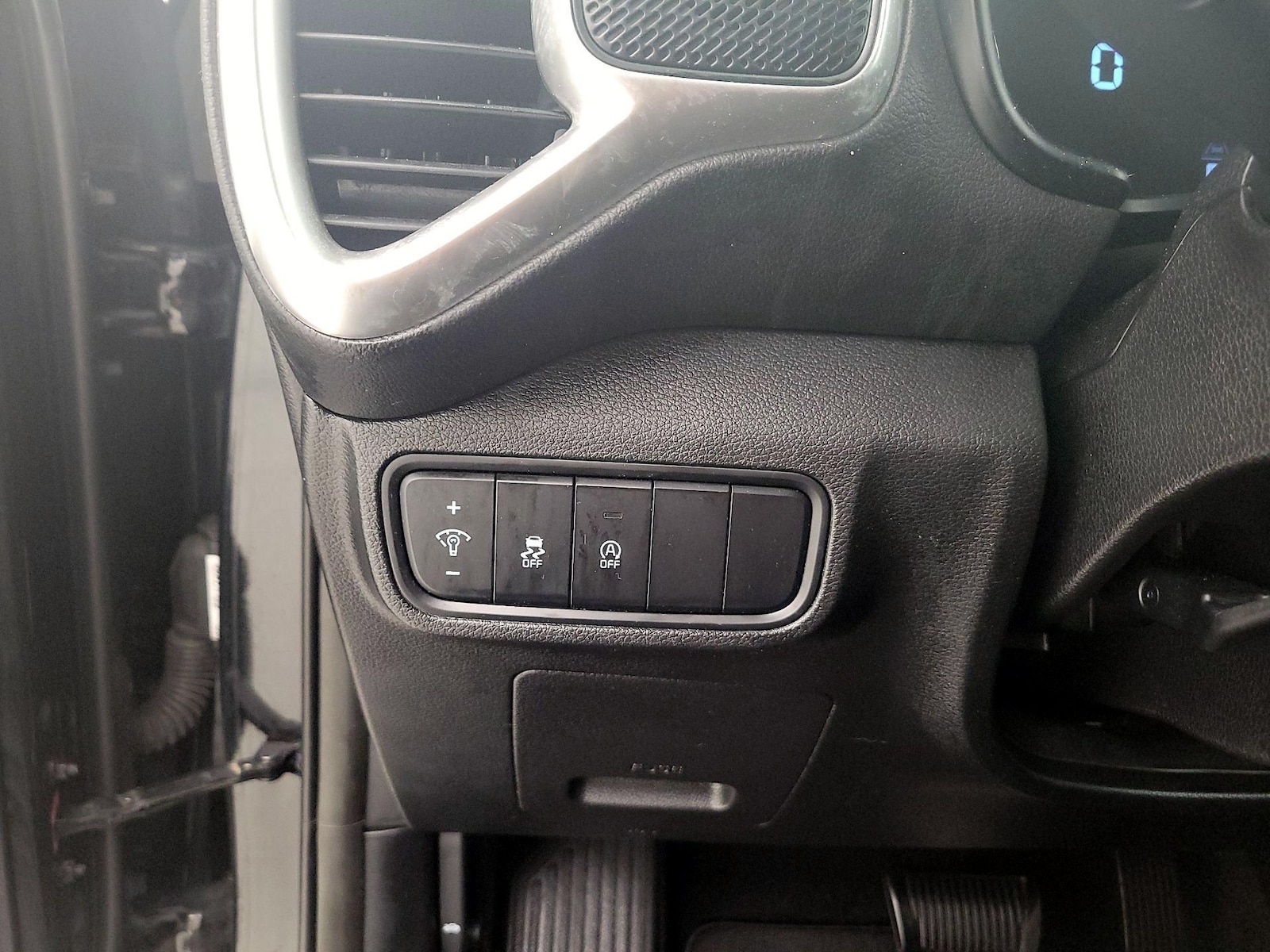 2023 Kia Soul LX - Photo 14
