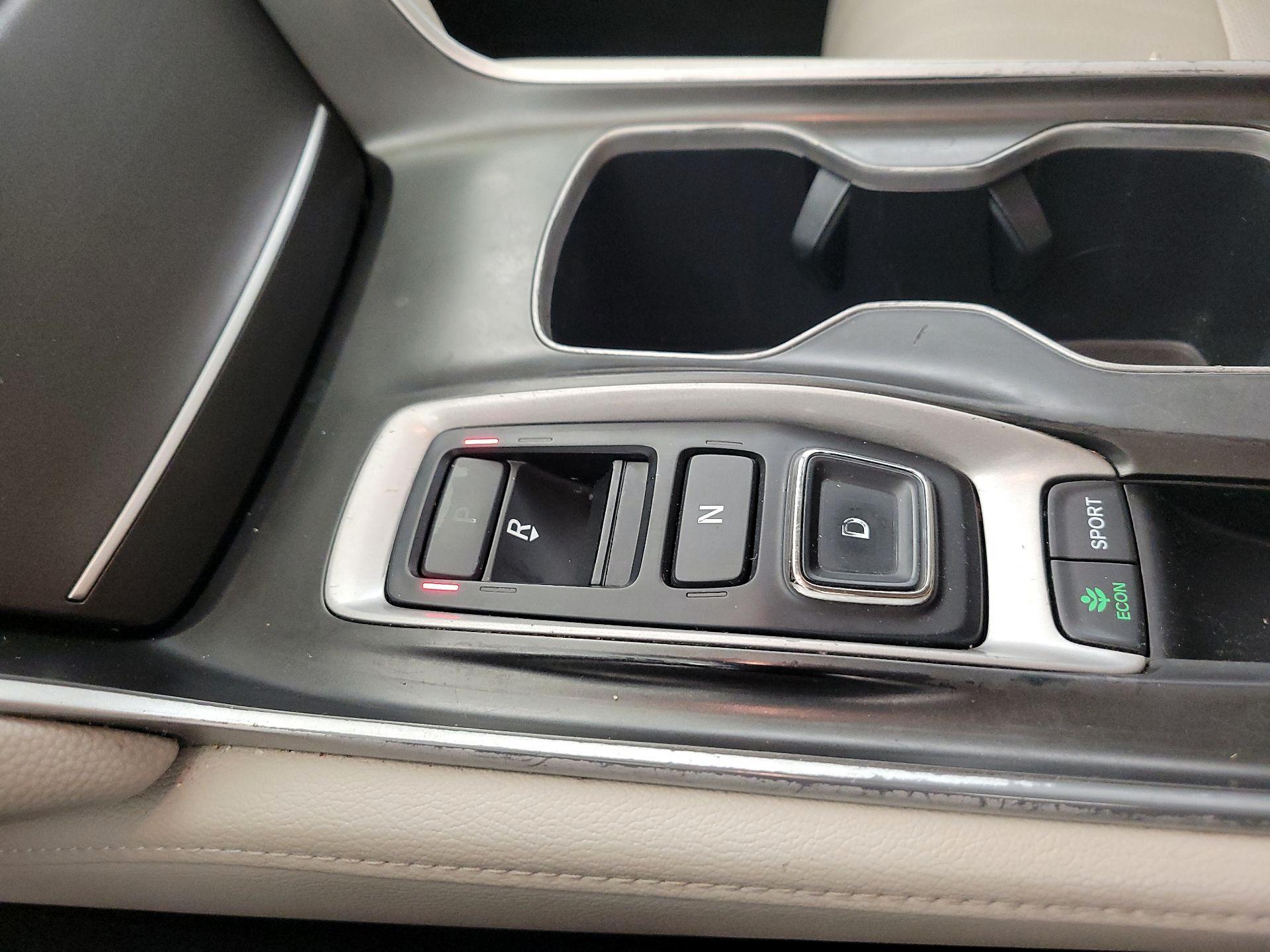 Thumbnail: 2018 Honda Accord - 18