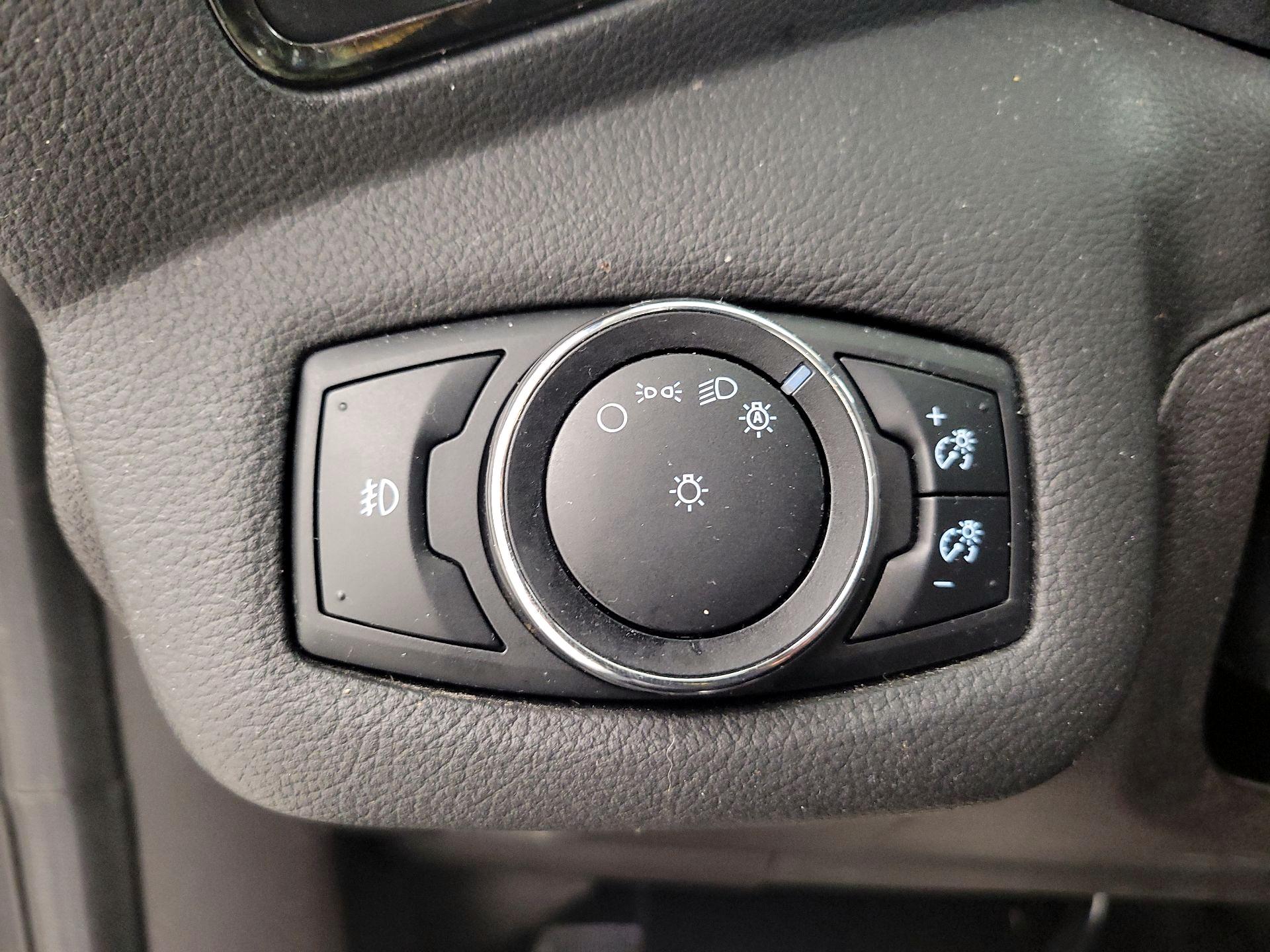 Thumbnail: 2015 Ford Escape - 13
