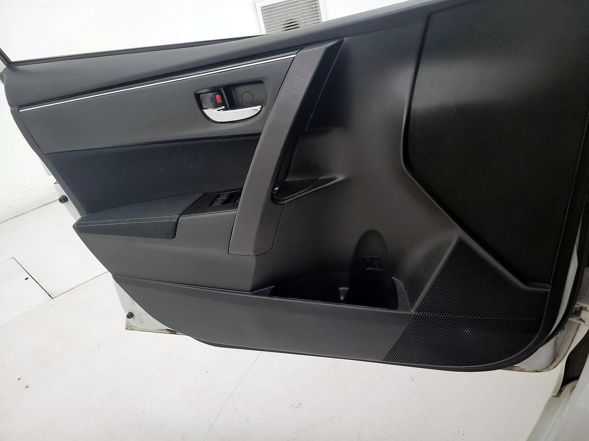 Thumbnail: 2017 Toyota Corolla - 12