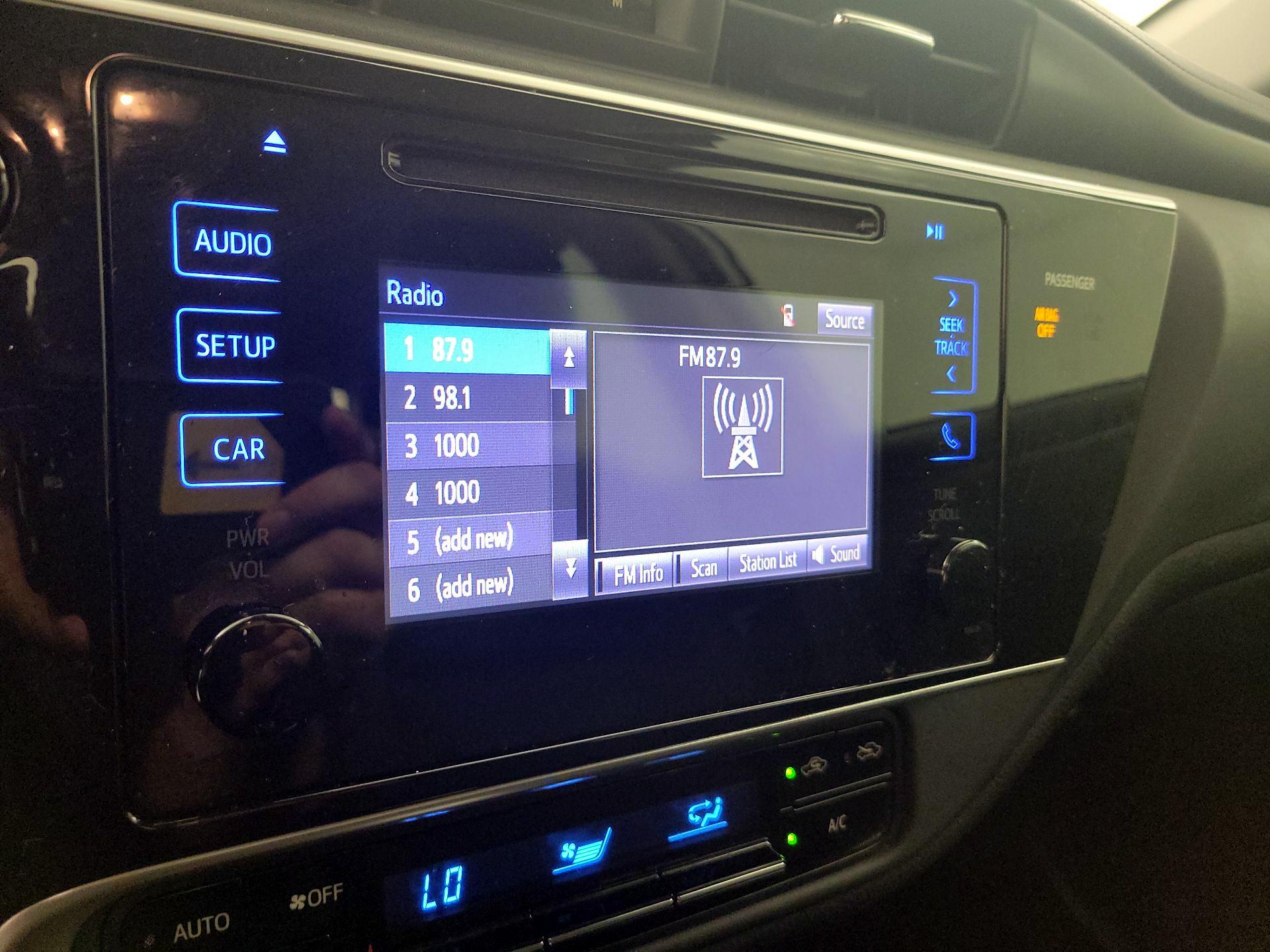 Thumbnail: 2017 Toyota Corolla - 15