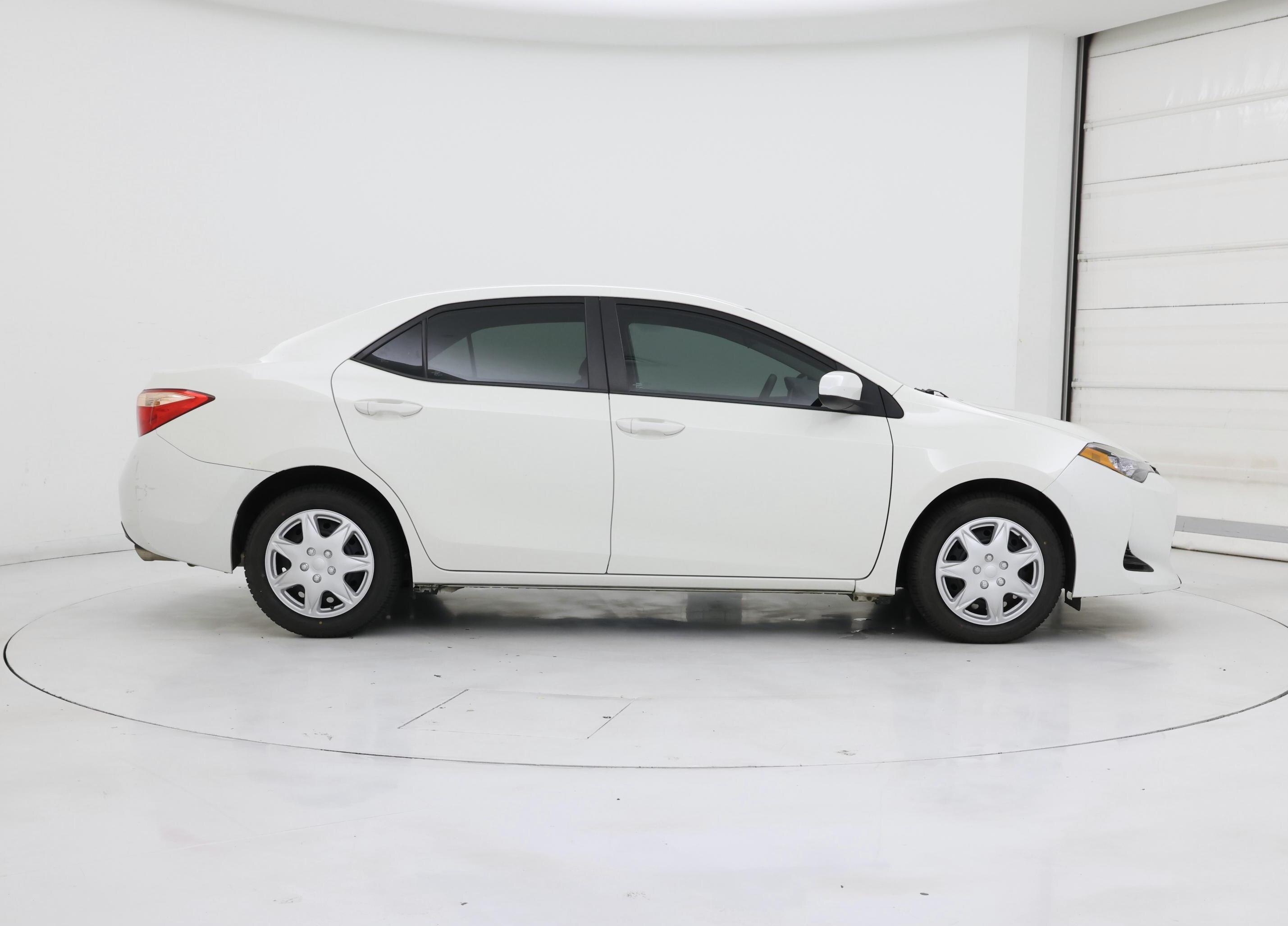 Thumbnail: 2017 Toyota Corolla - 7