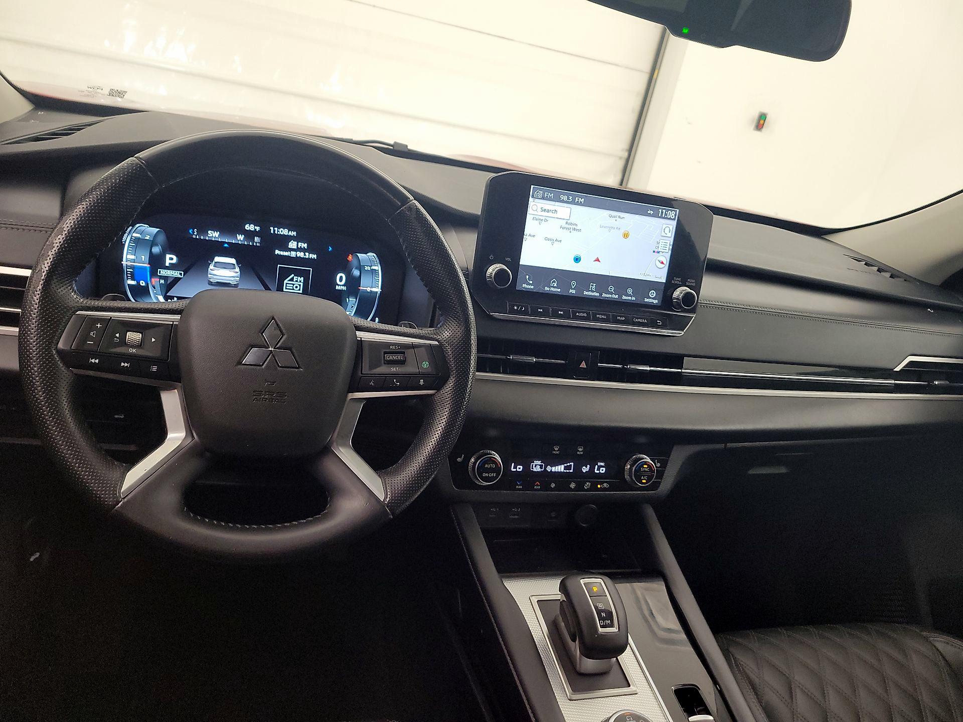 Thumbnail: 2022 Mitsubishi Outlander - 9